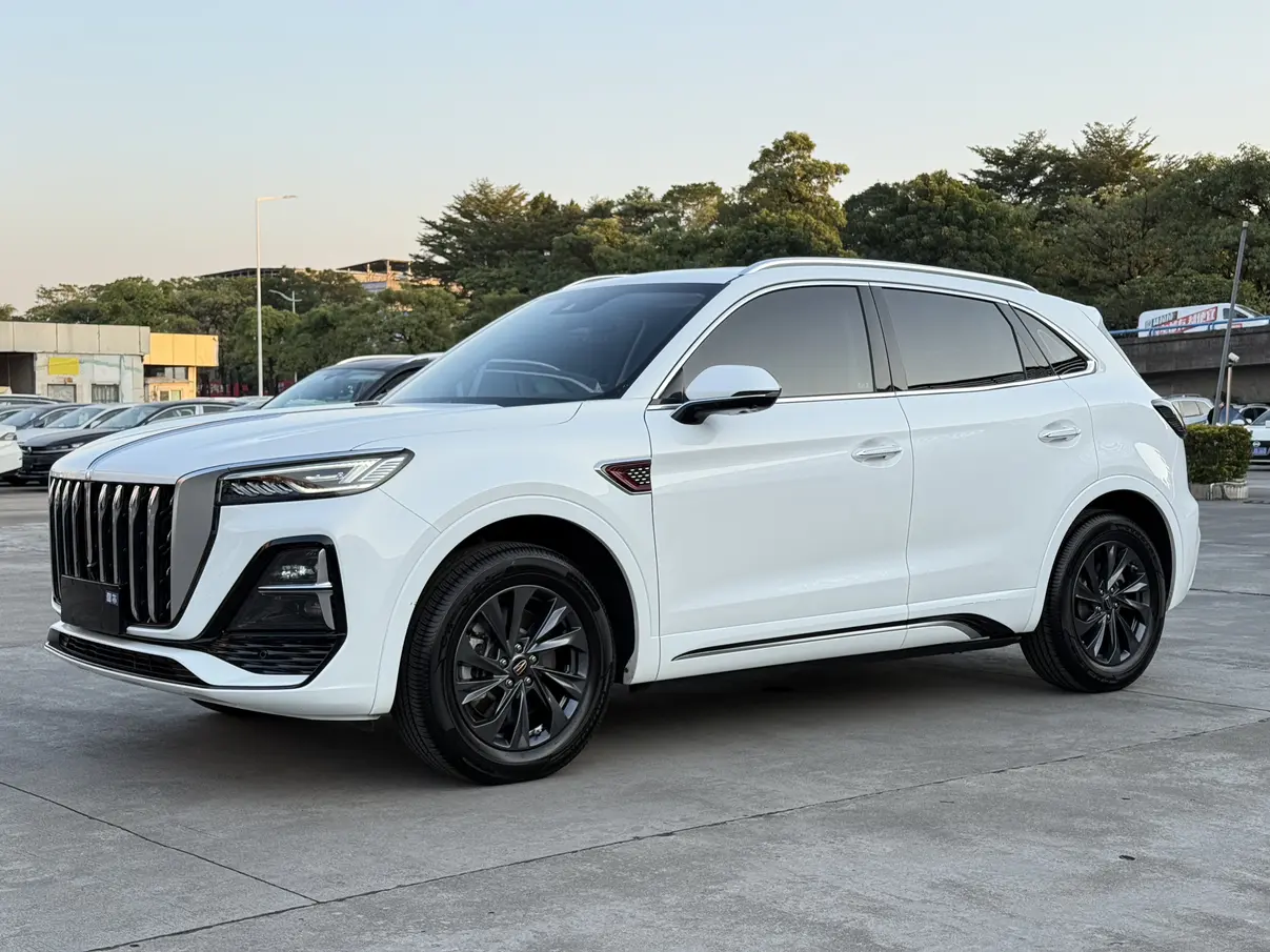 Hongqi HS5  из Китая