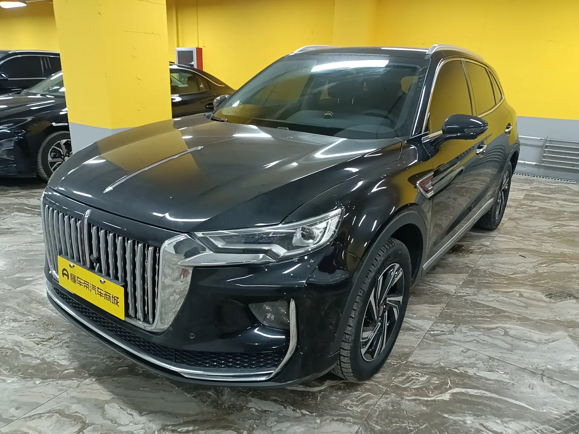 Hongqi HS5  из Китая