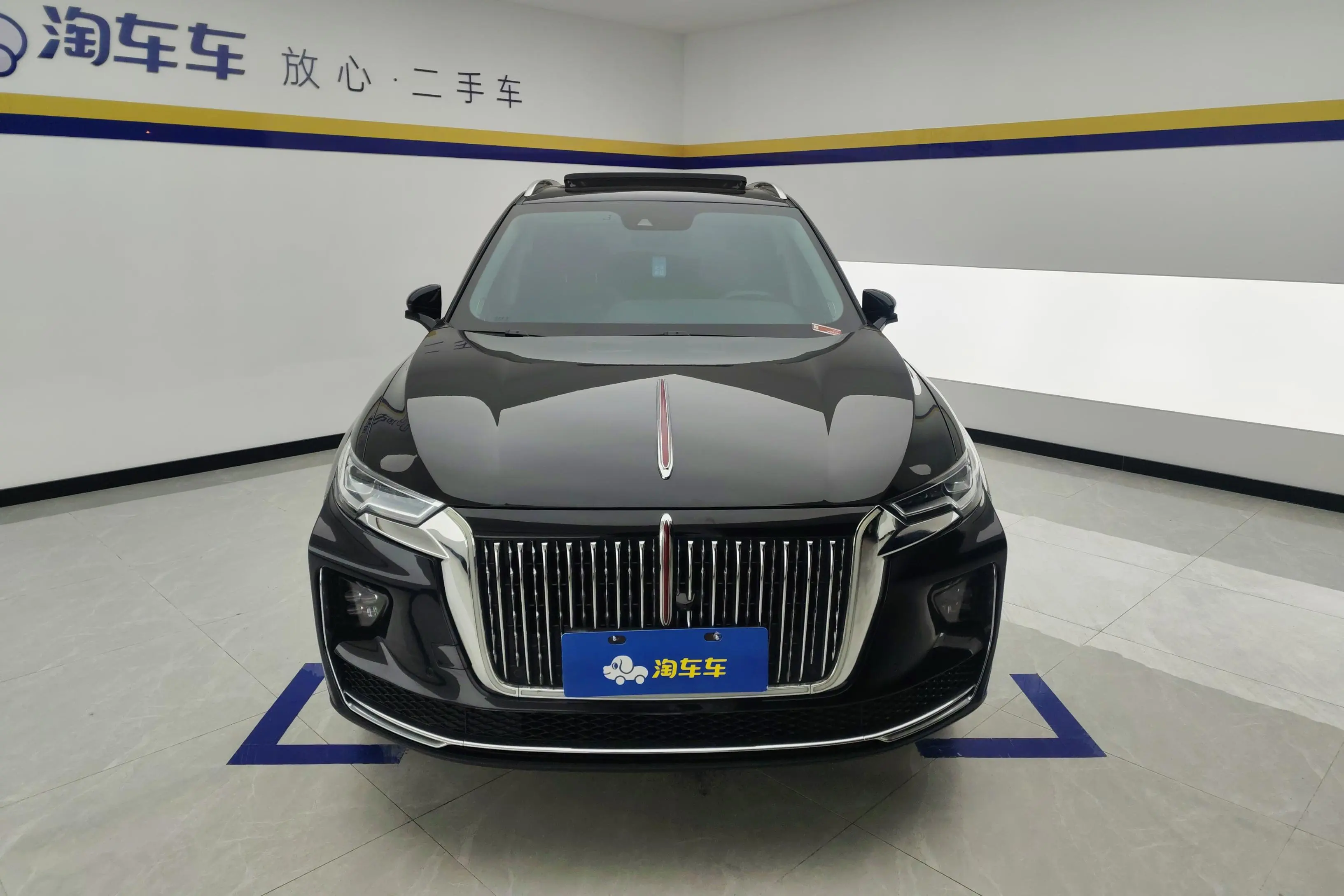 Hongqi HS5  из Китая