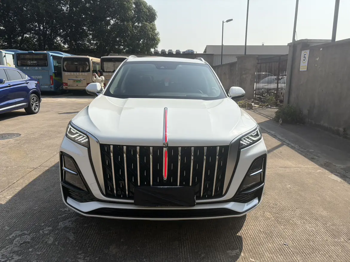 Hongqi HS5  из Китая