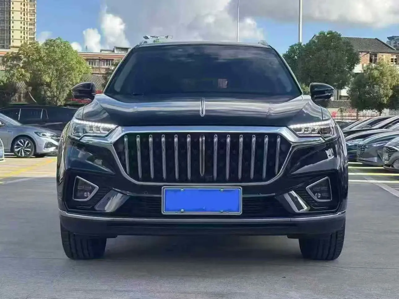 Hongqi HS5  из Китая