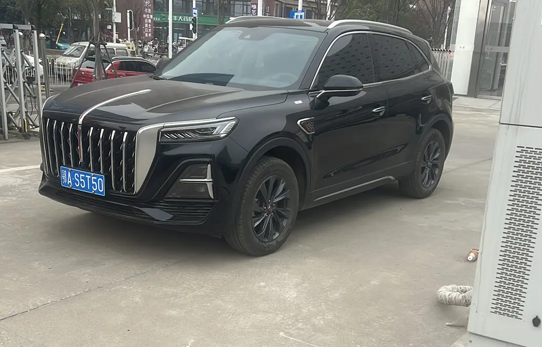 Hongqi HS5  из Китая
