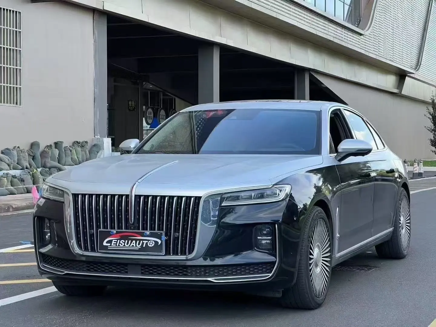 Hongqi H9  из Китая