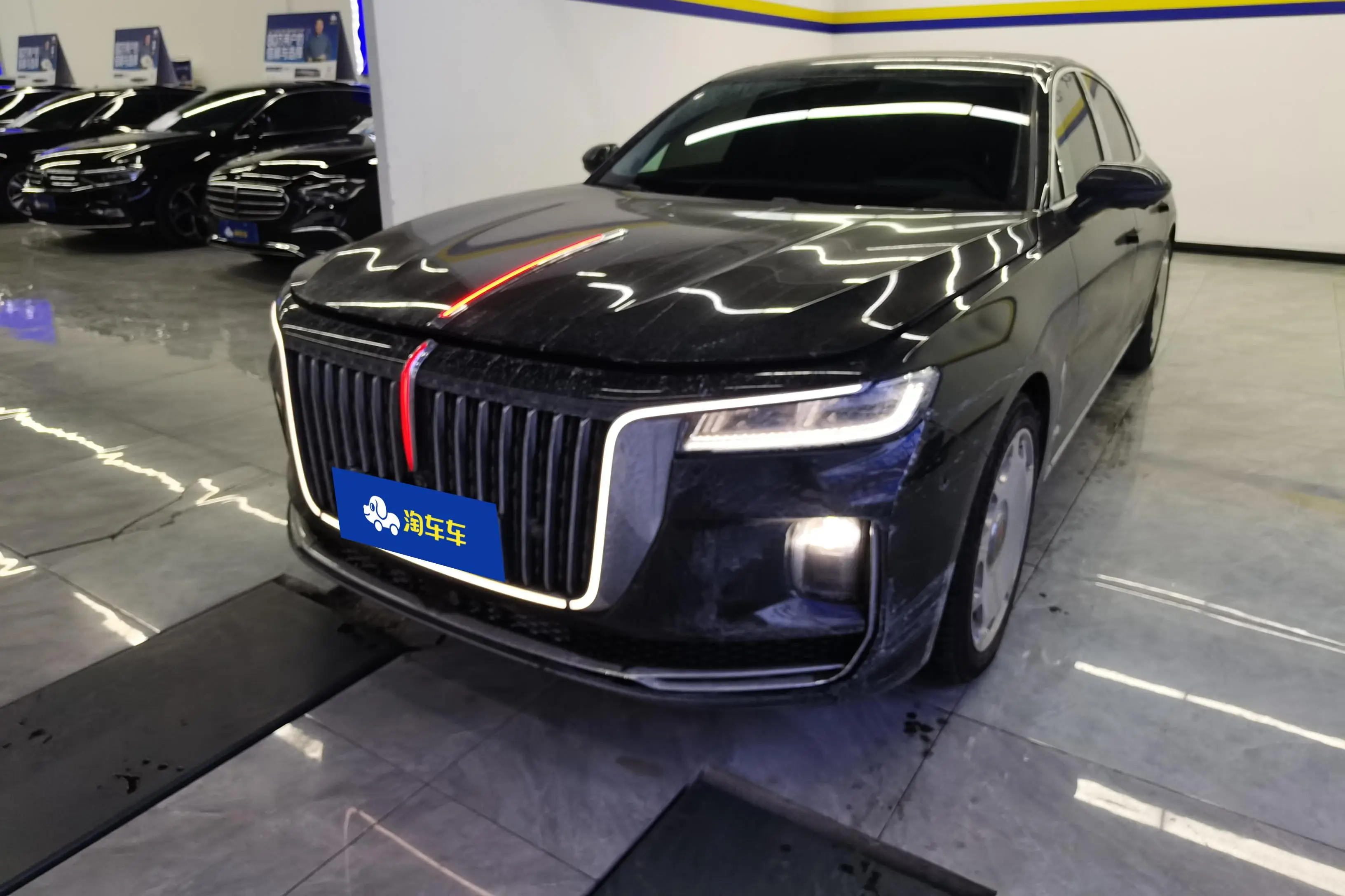 Hongqi H9  из Китая