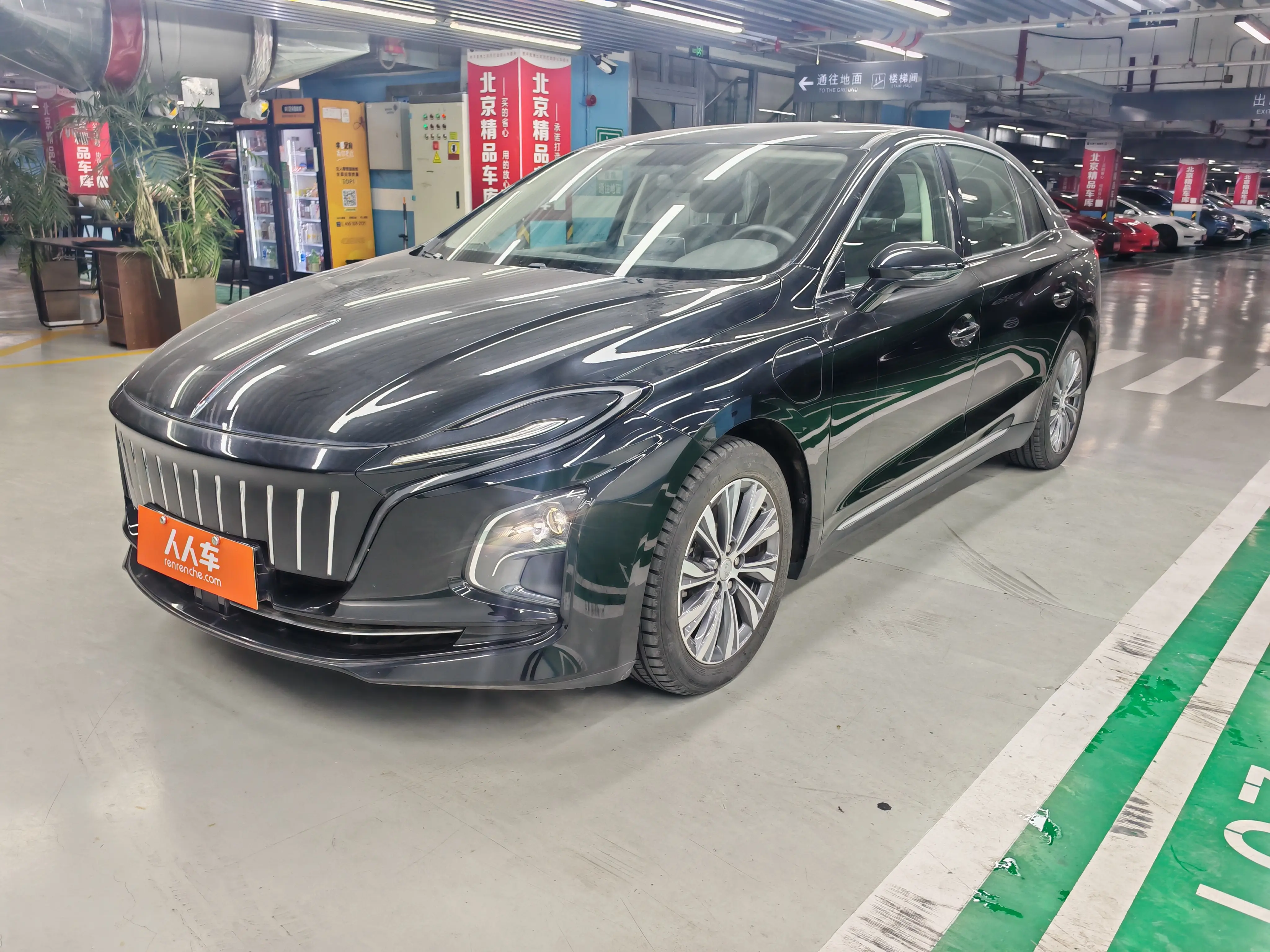 Hongqi E-QM5  из Китая