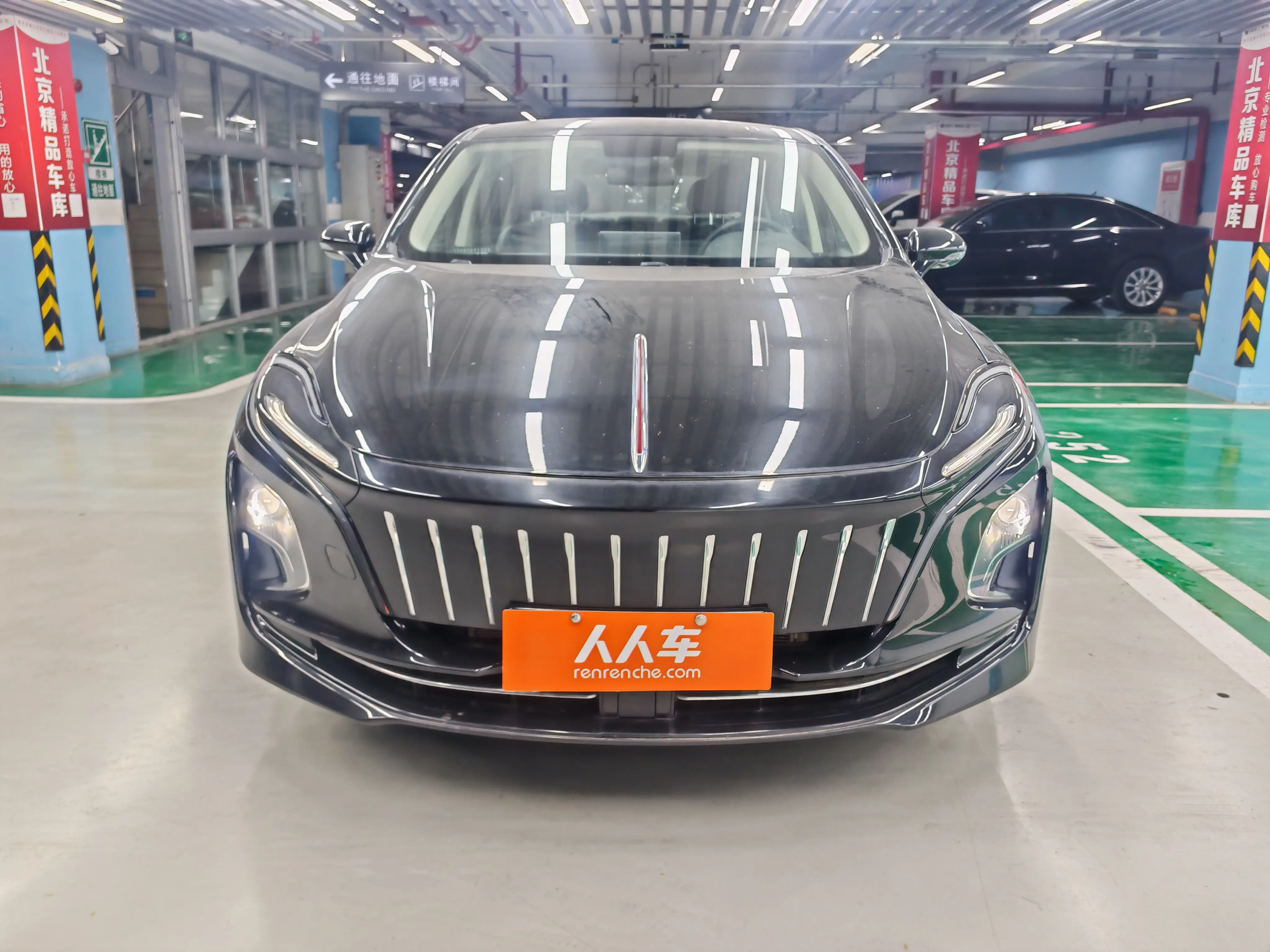 Hongqi E-QM5  из Китая