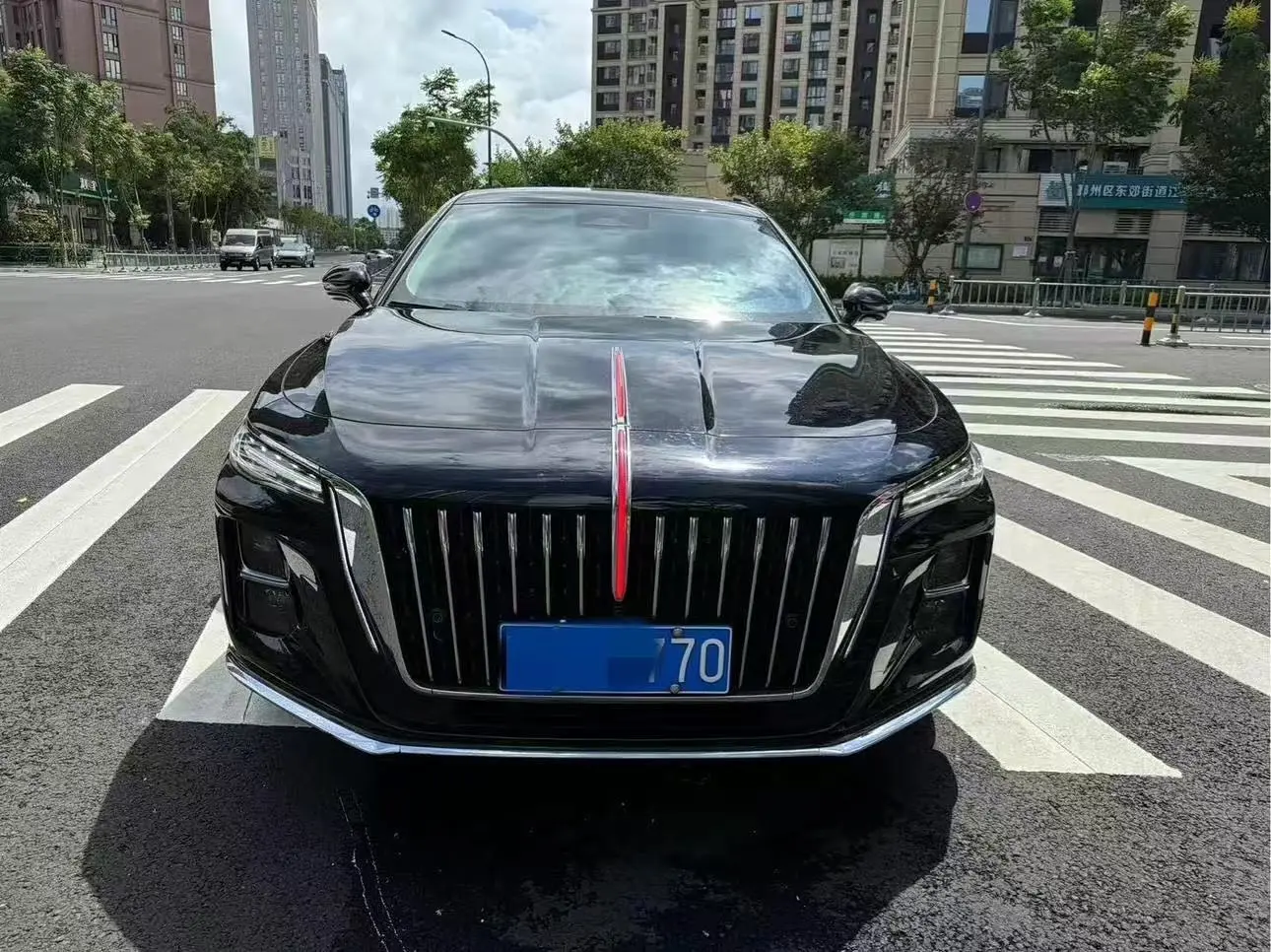 Hongqi H5  из Китая