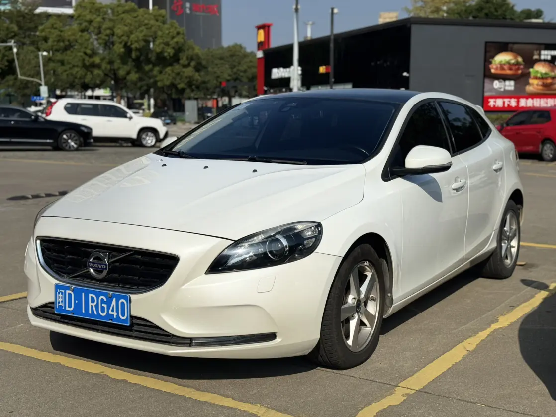 Volvo V40  из Китая