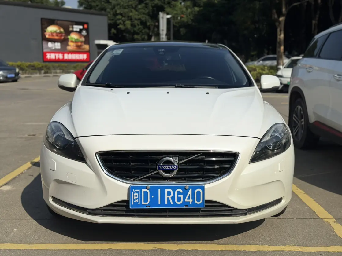 Volvo V40  из Китая