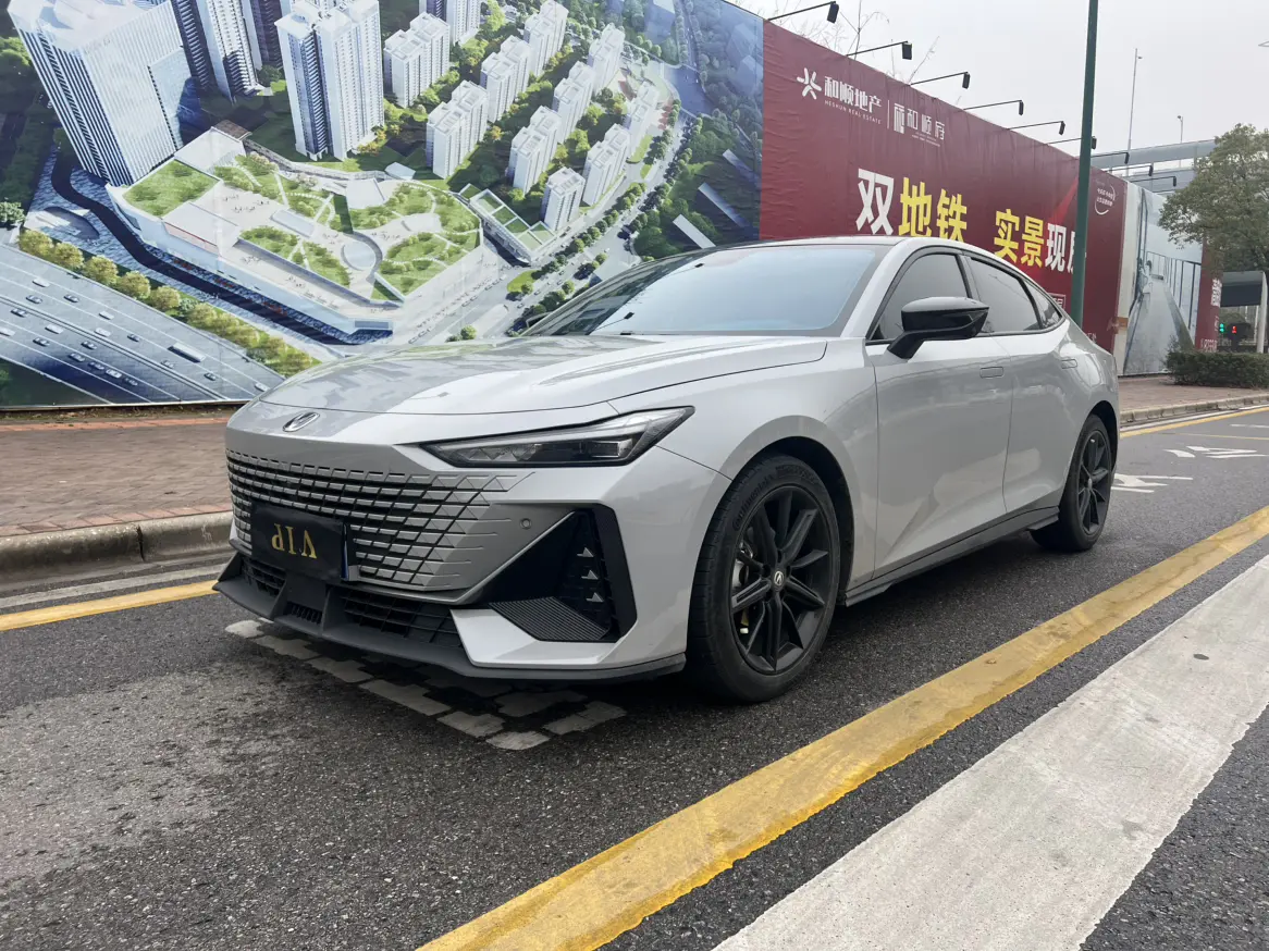 Changan UNI-V  из Китая