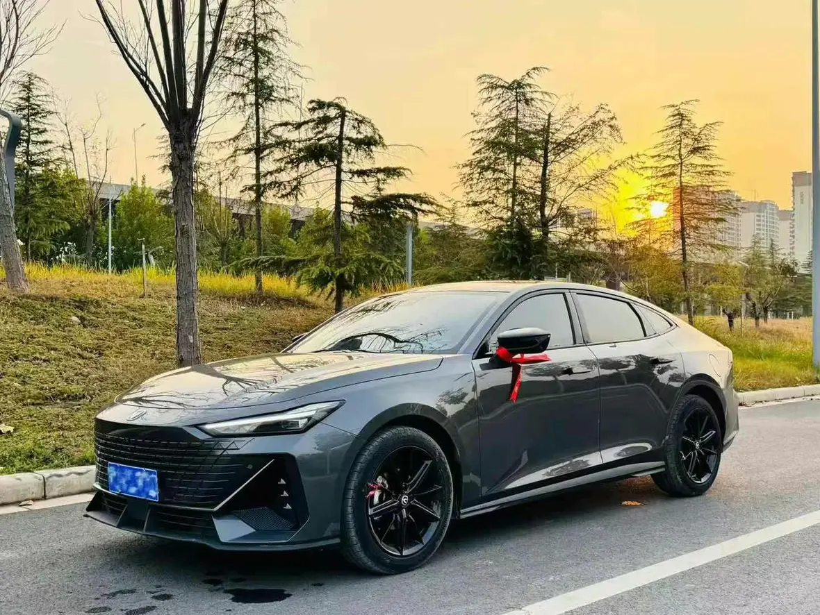 Changan UNI-V  из Китая