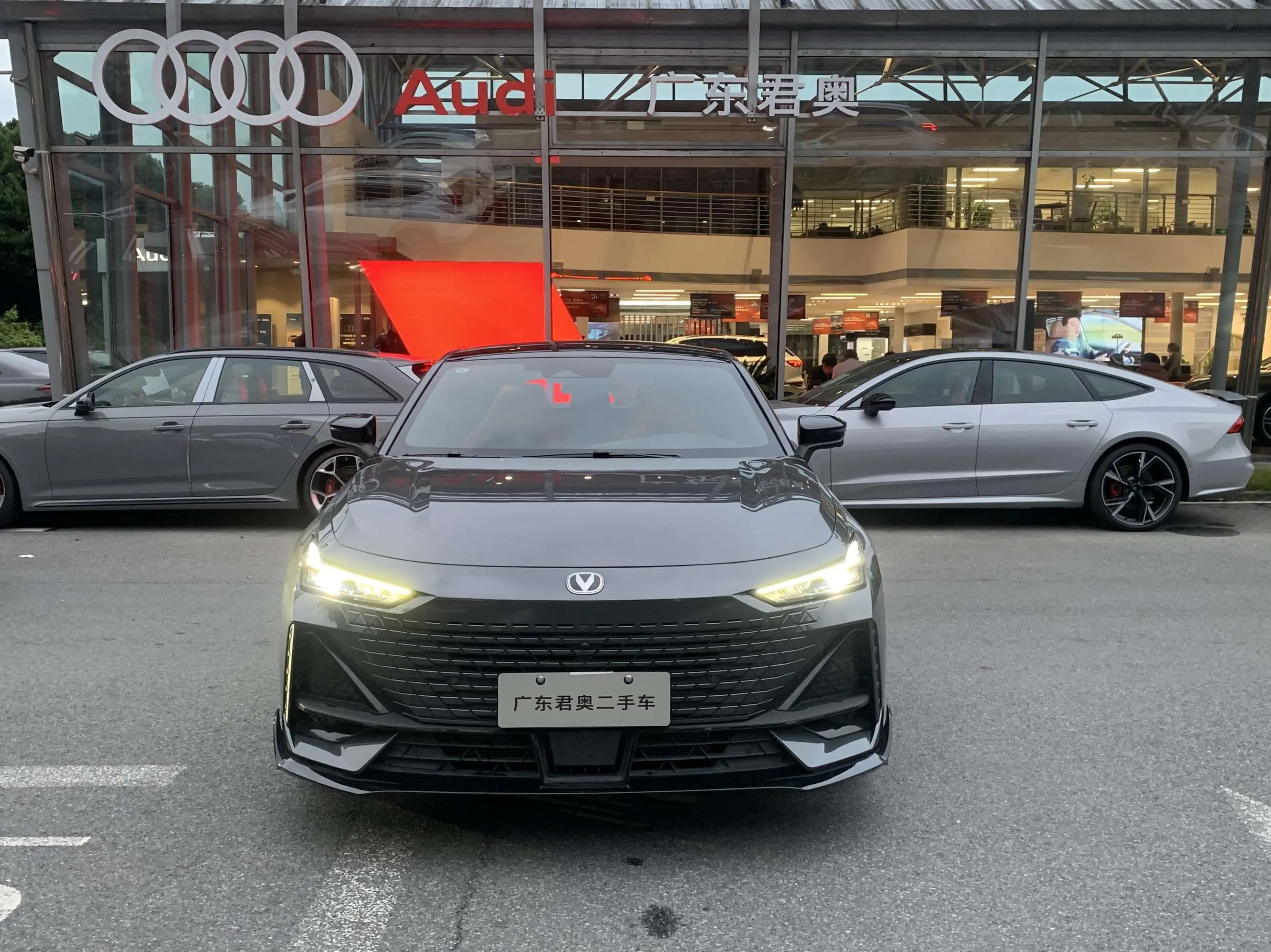 Changan UNI-V  из Китая