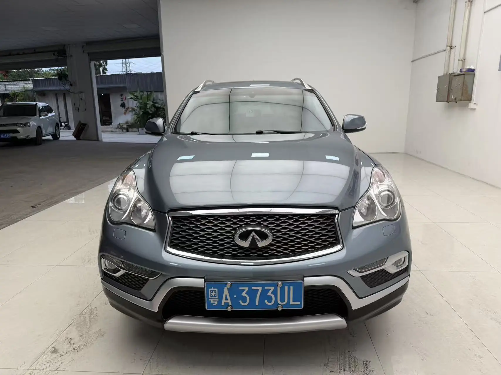 Infiniti QX50  из Китая