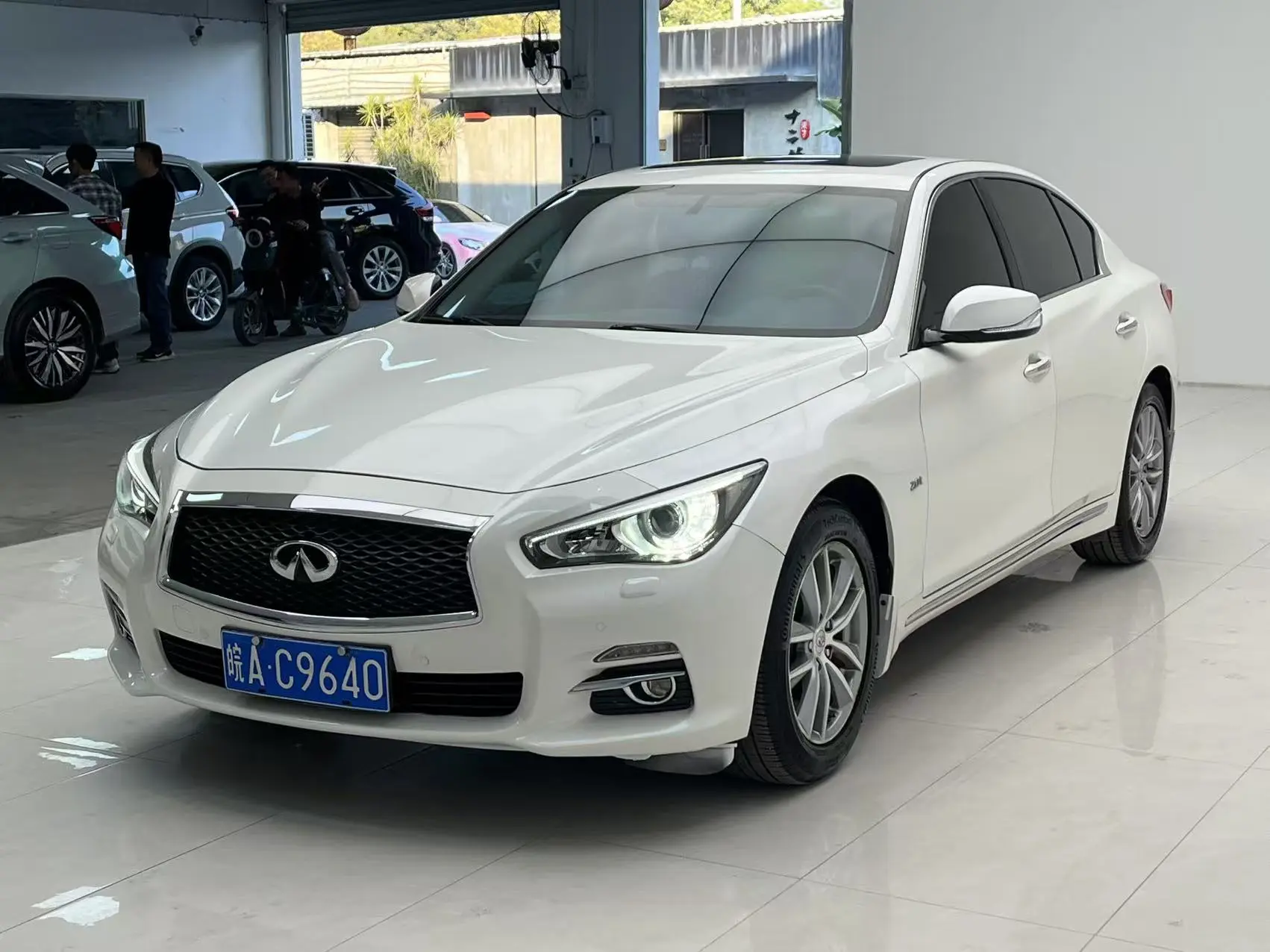 Infiniti Q50L  из Китая