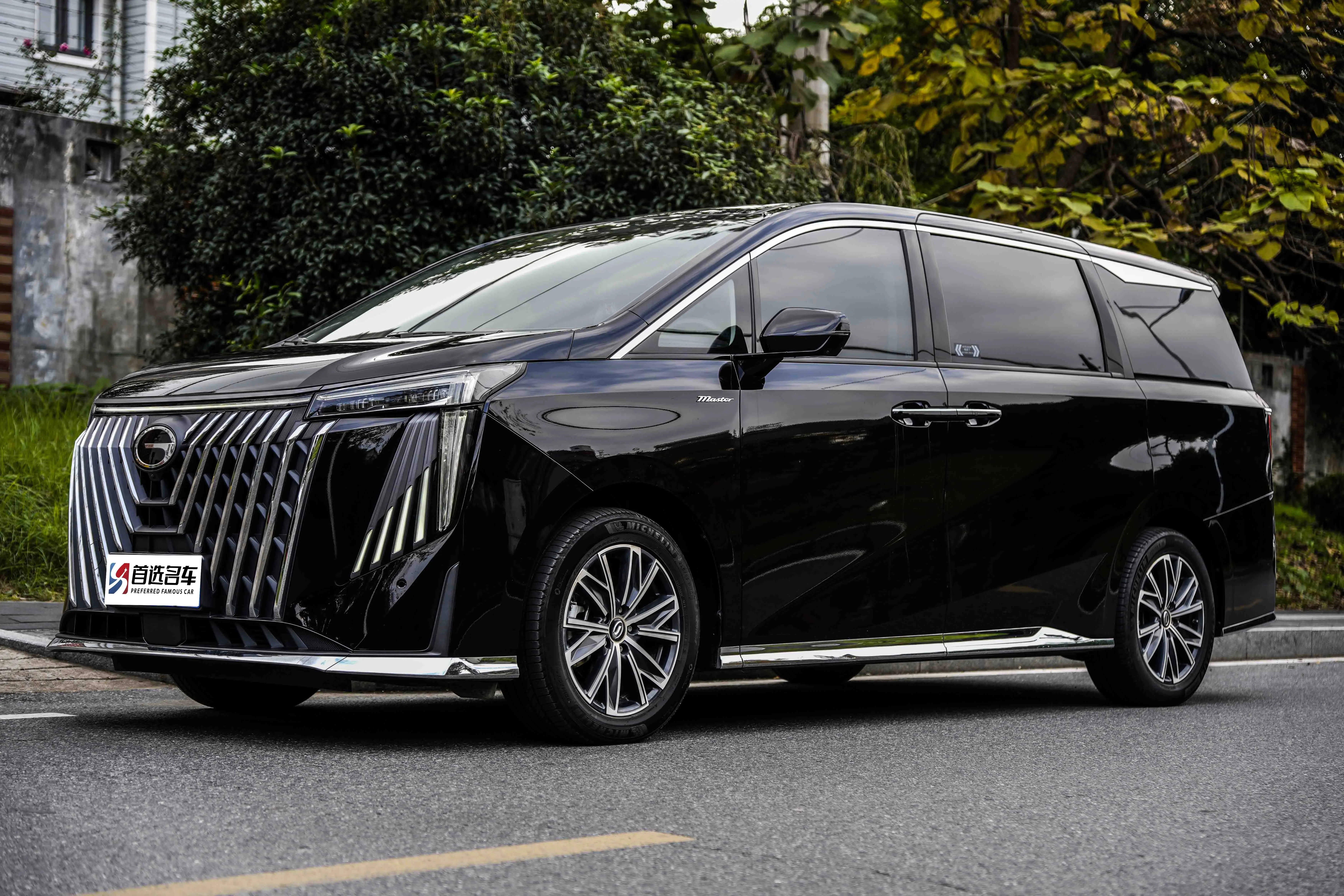 GAC Trumpchi M8  из Китая