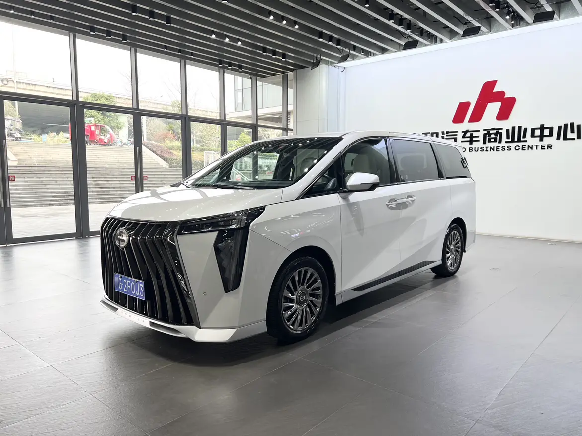 GAC Trumpchi M8  из Китая