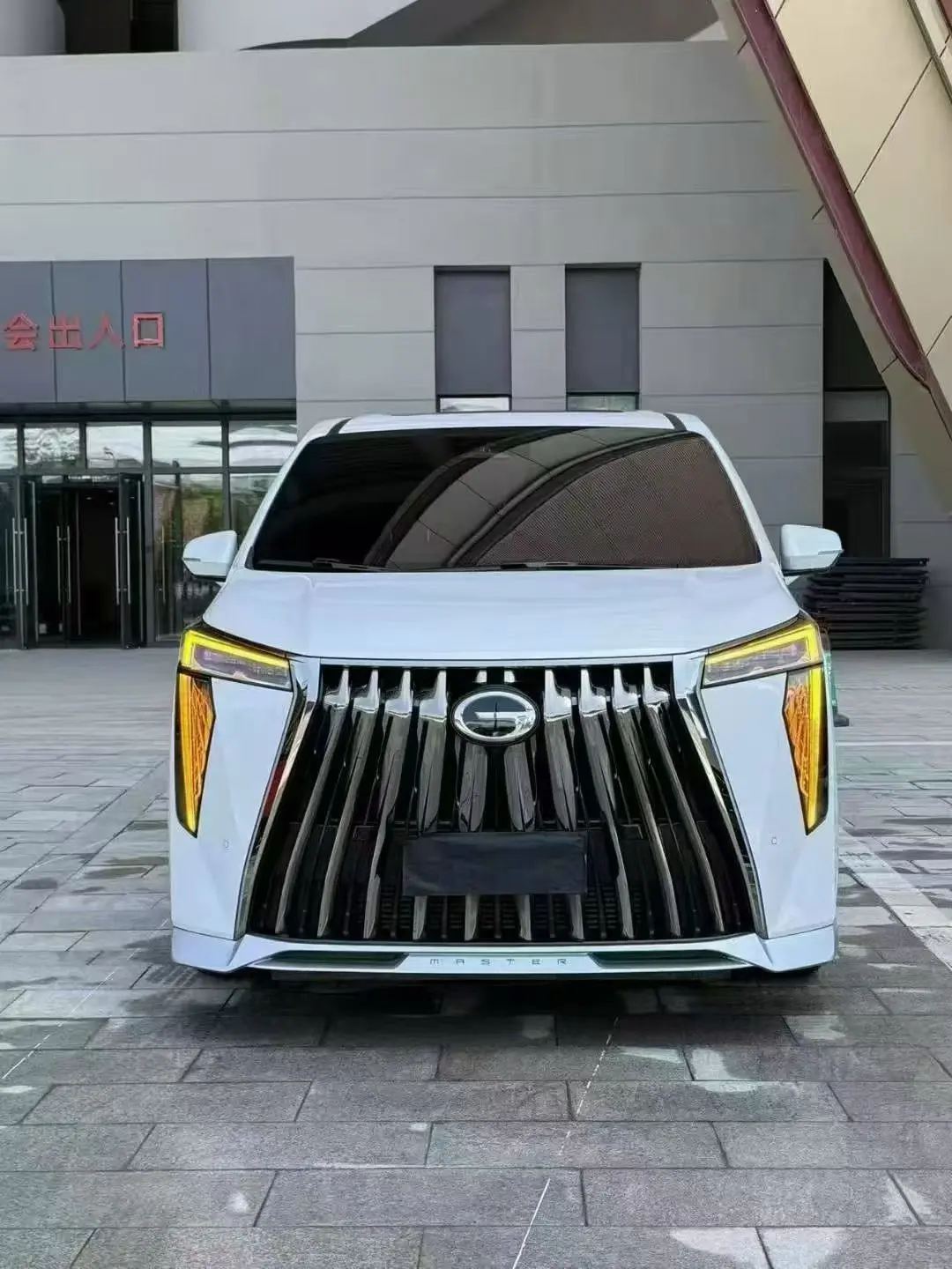 GAC Trumpchi M8  из Китая