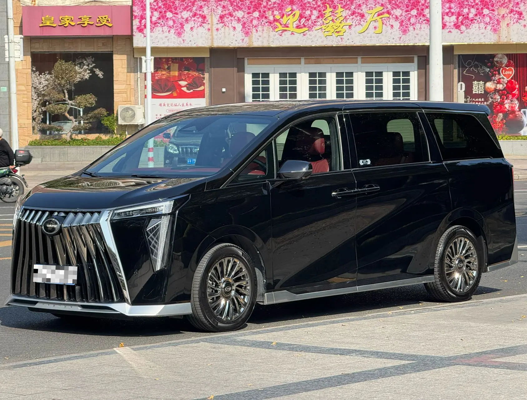 GAC Trumpchi M8  из Китая