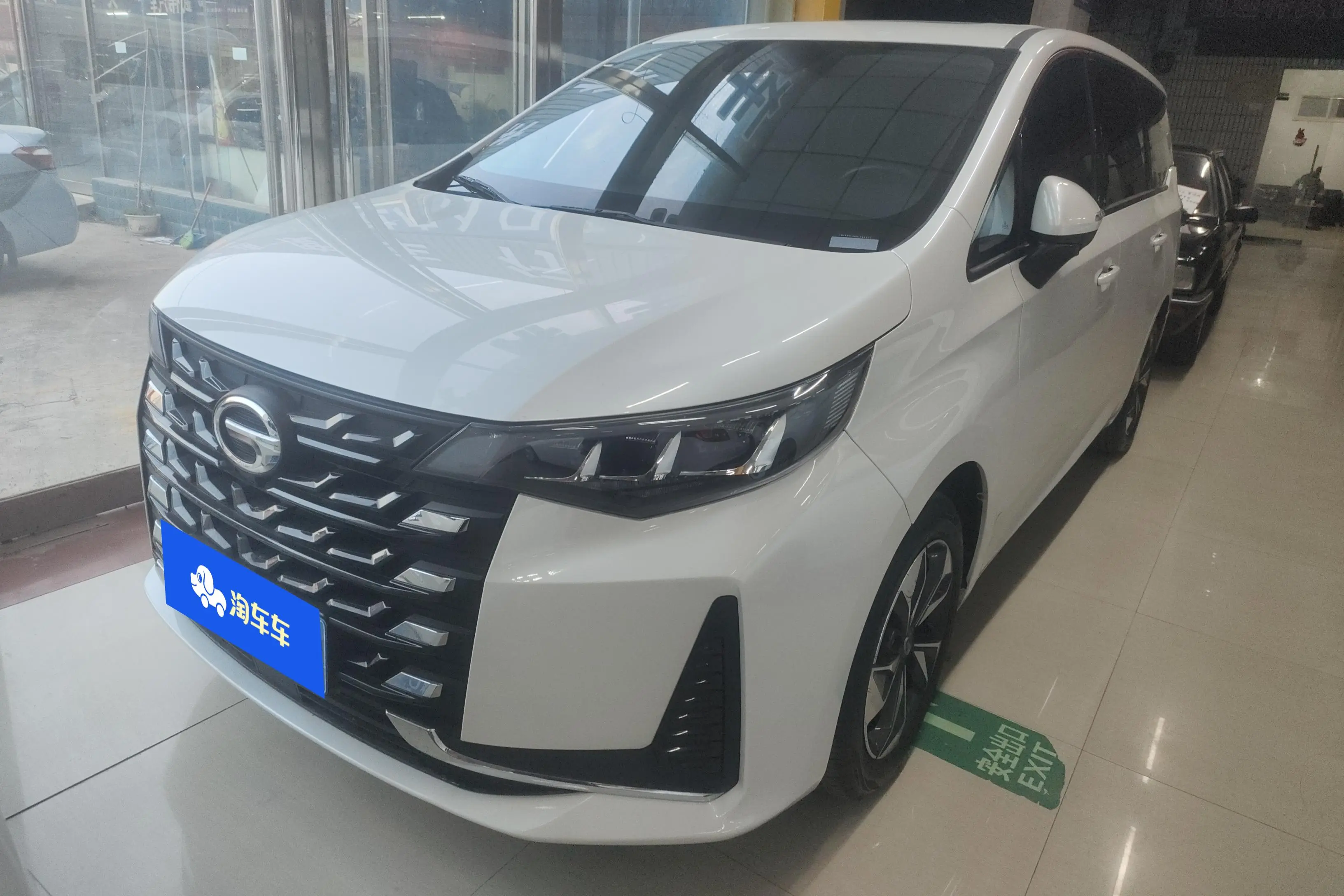 GAC Trumpchi M6  из Китая