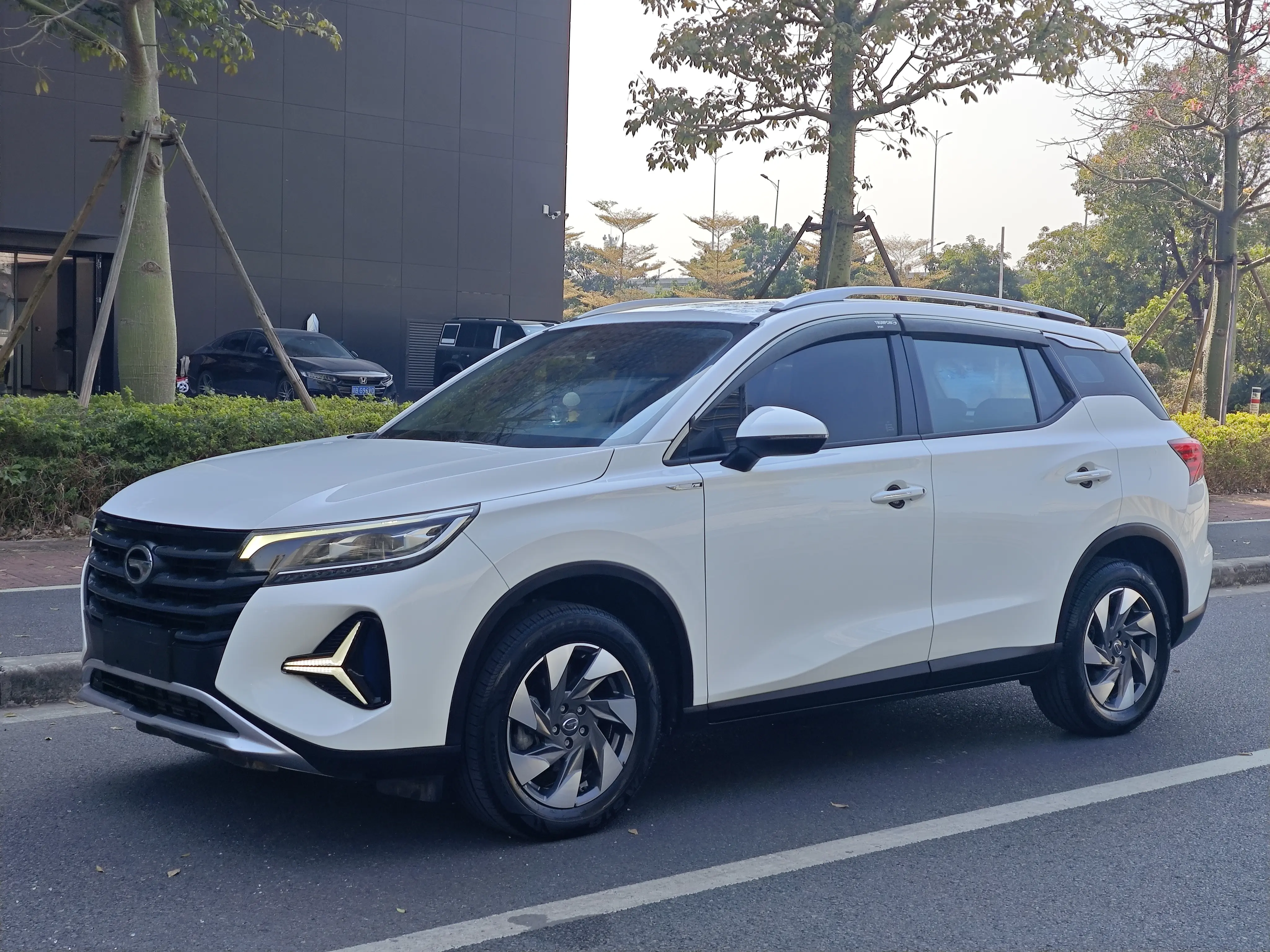 GAC Trumpchi GS4  из Китая