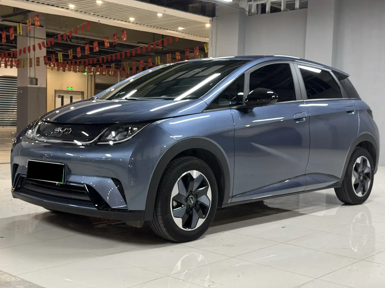 BYD Dolphin  из Китая