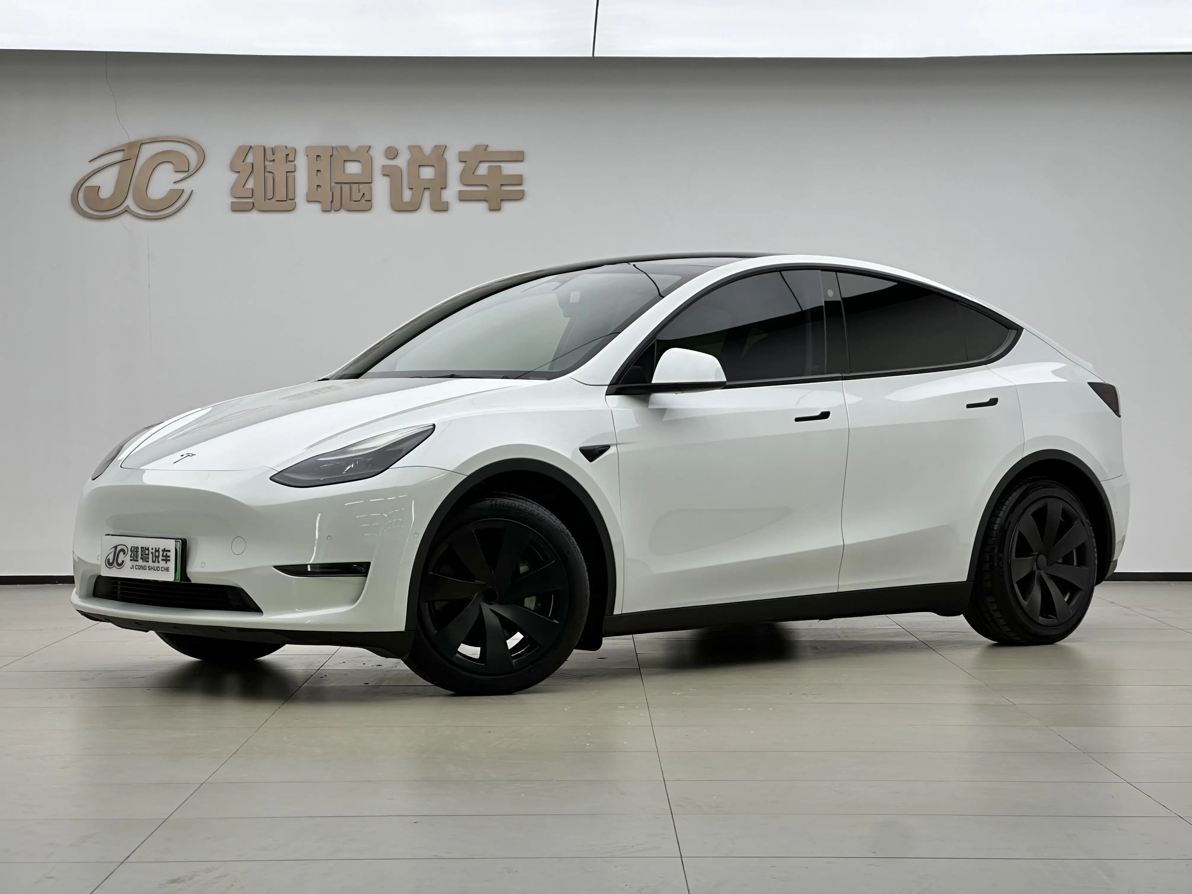 Tesla Model Y  из Китая