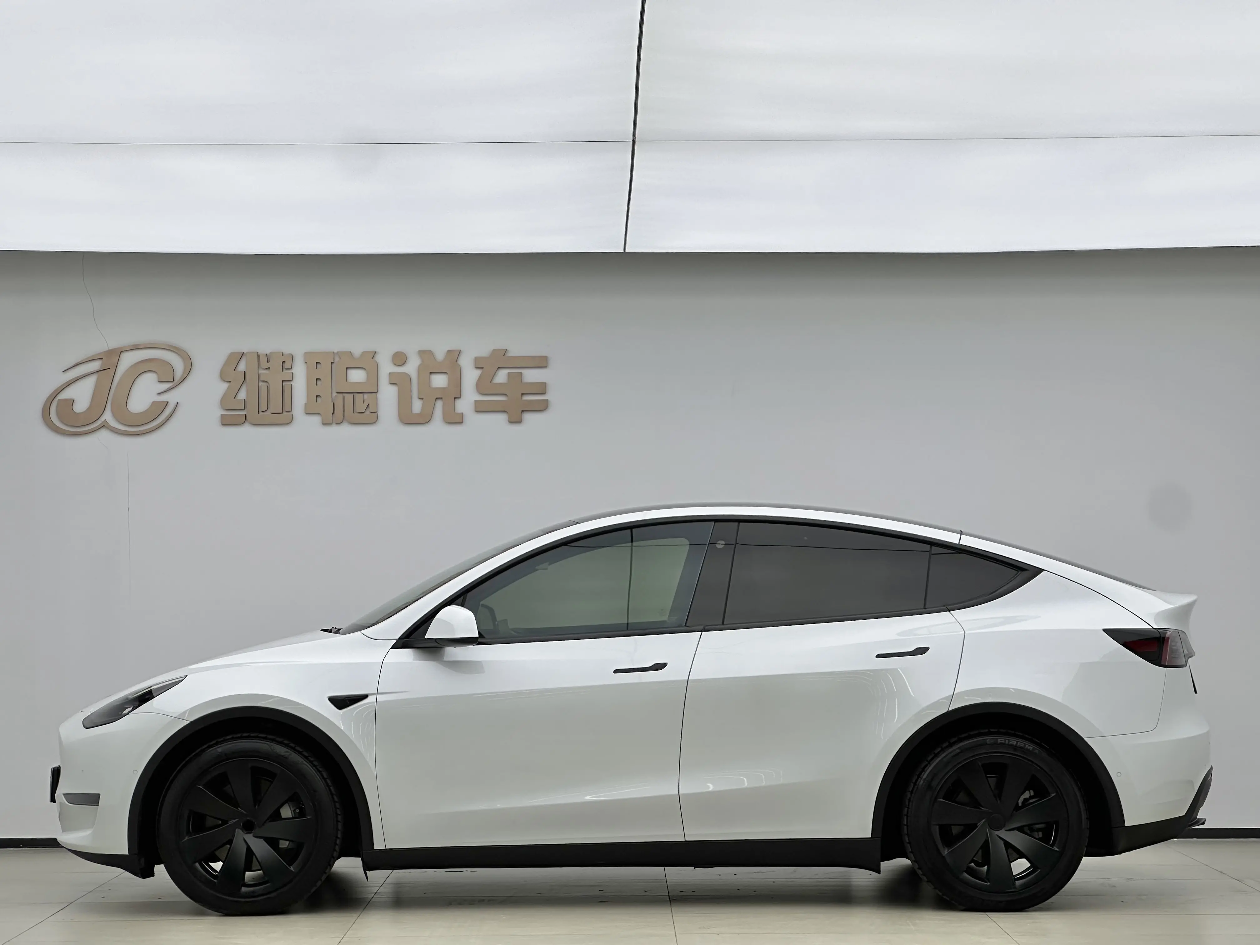 Tesla Model Y  из Китая