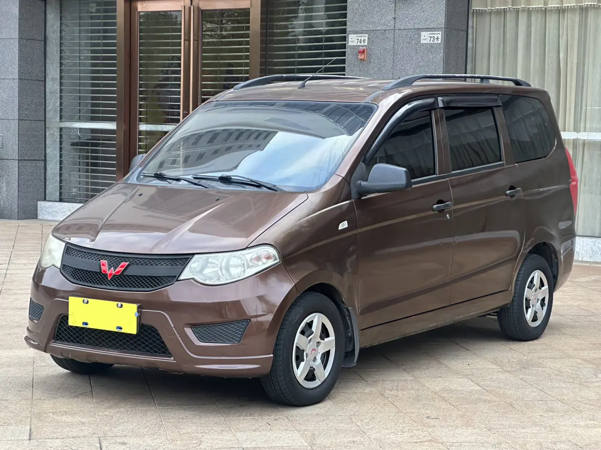 Wuling Hongguang  из Китая