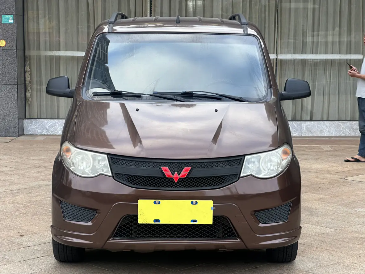 Wuling Hongguang  из Китая