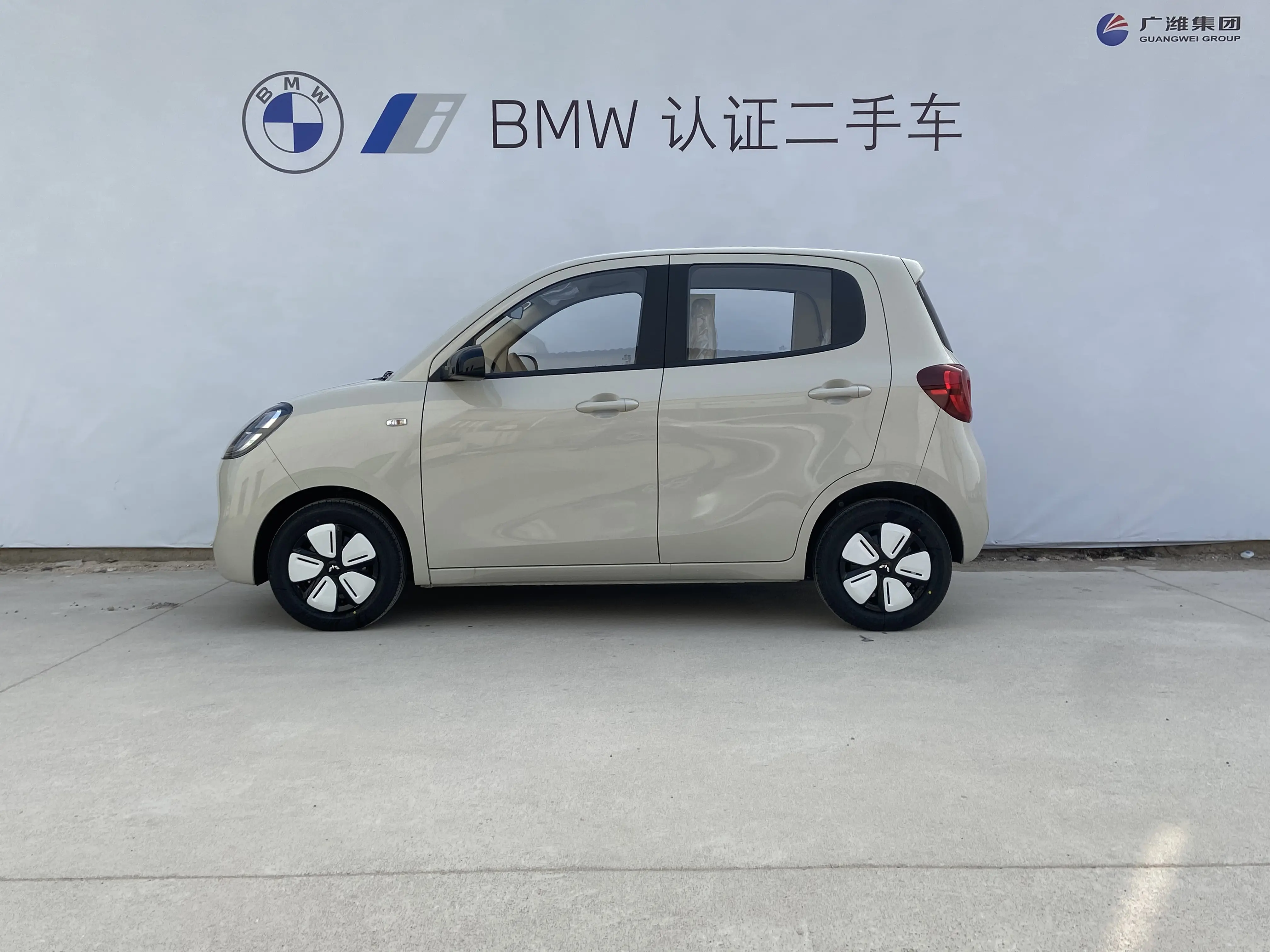 Wuling Hongguang MINIEV  из Китая