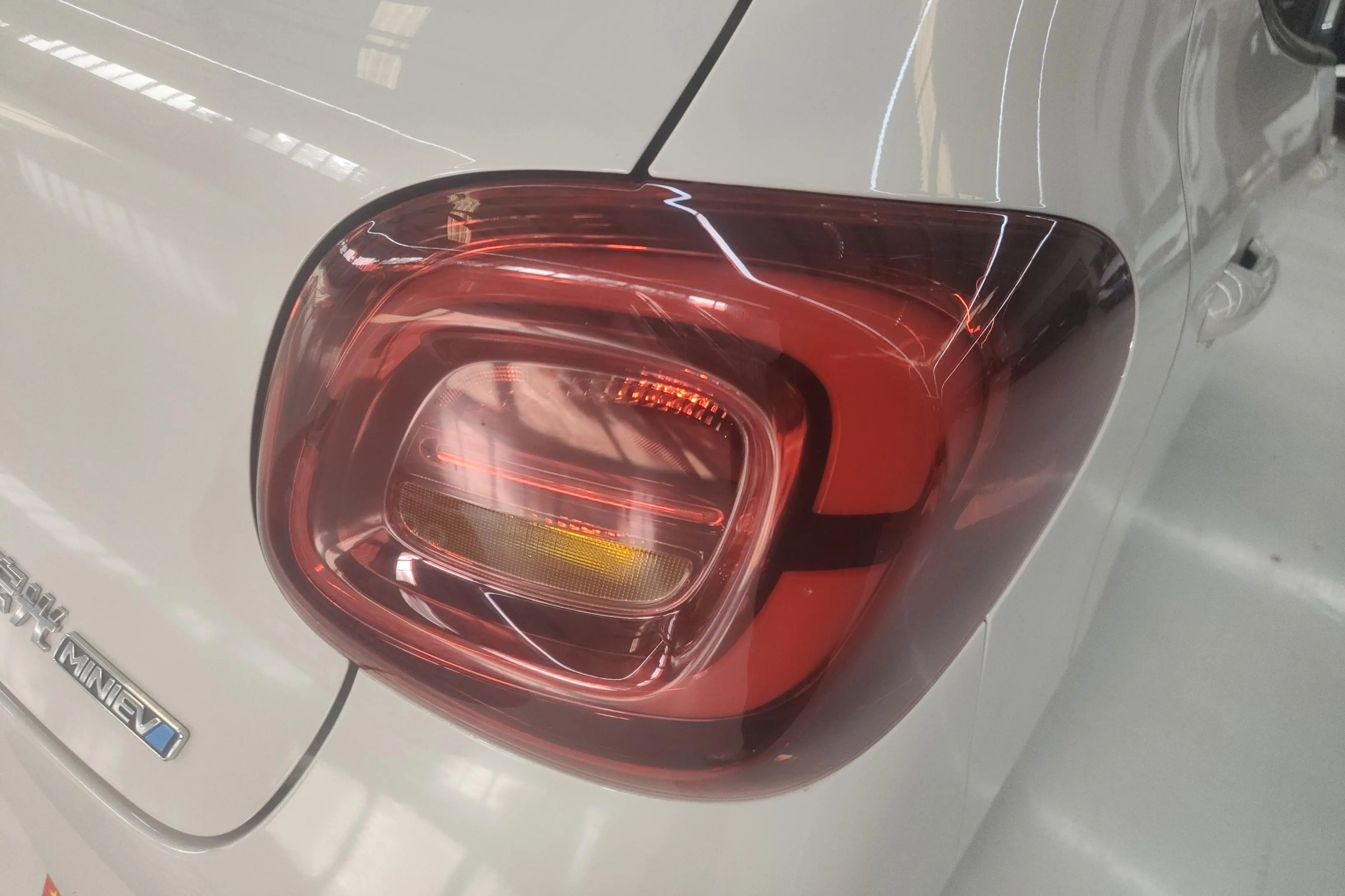 Wuling Hongguang MINIEV  из Китая