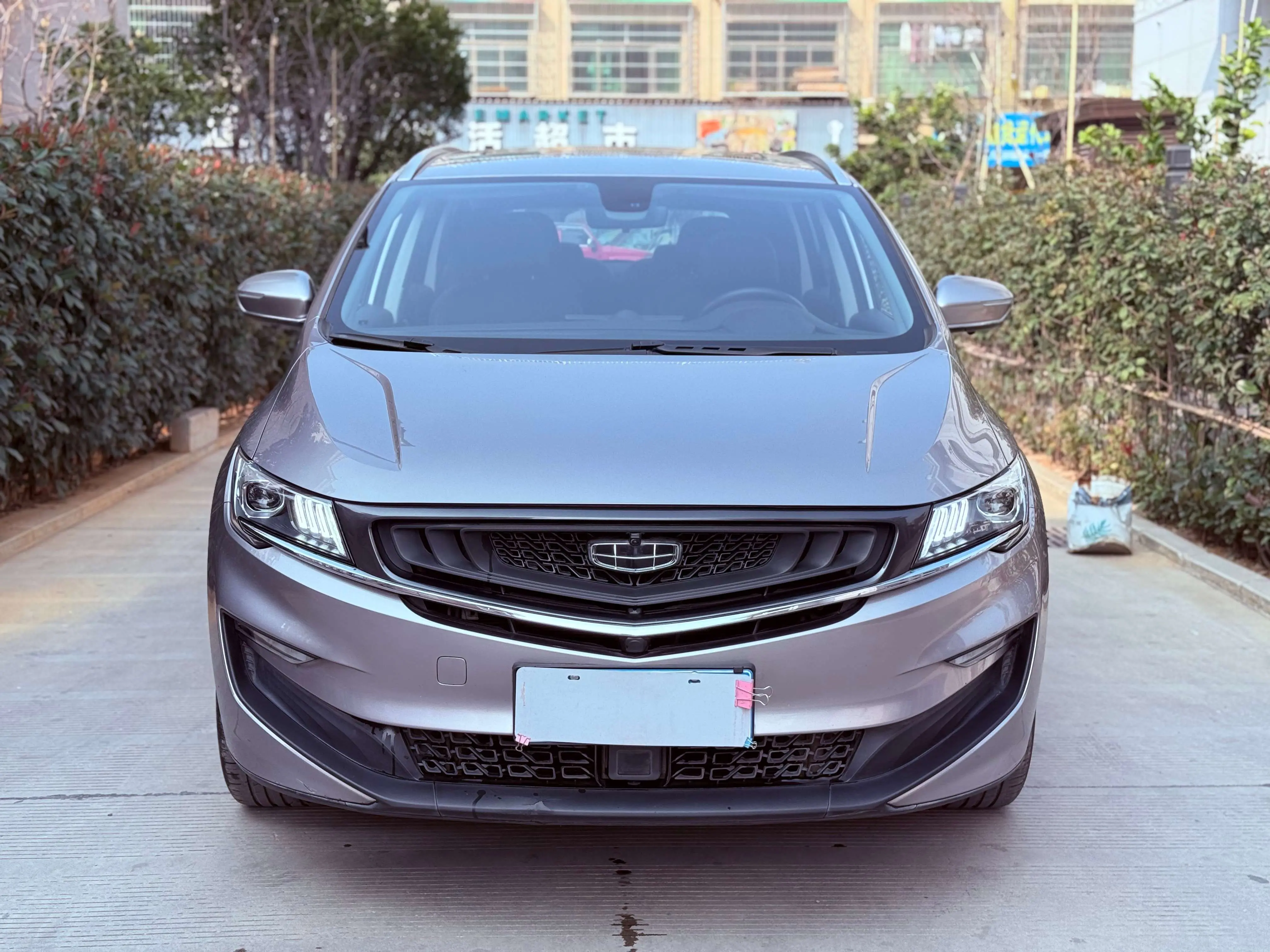 Geely Jiaji  из Китая