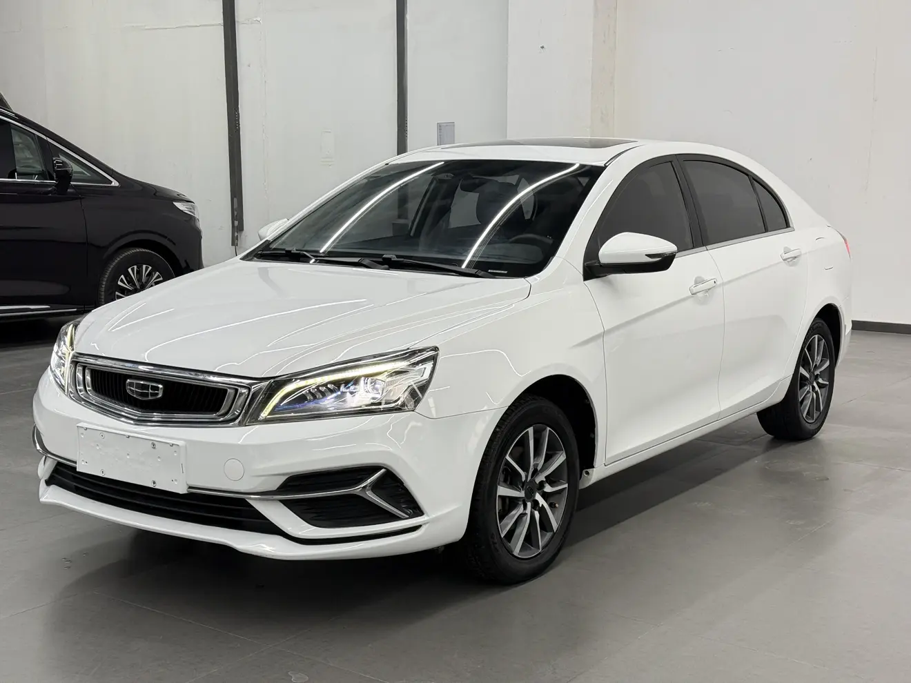 Geely Emgrand  из Китая