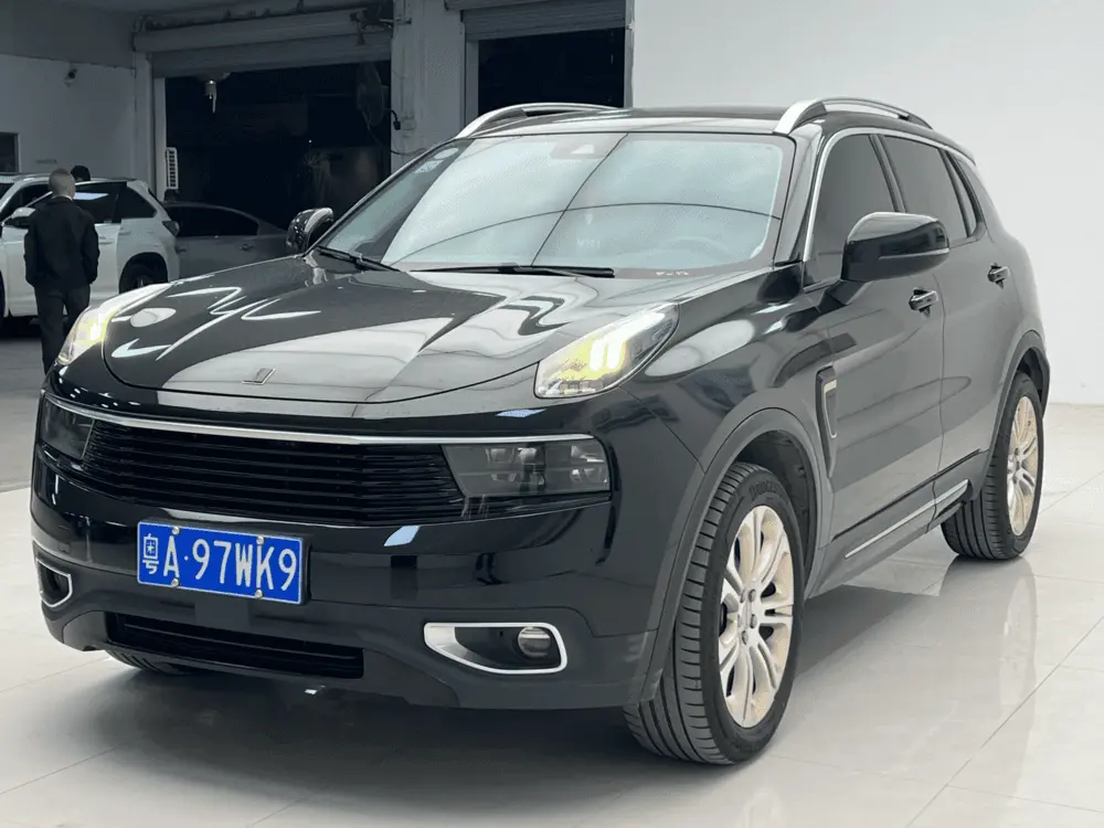 Lynk & Co 01  из Китая