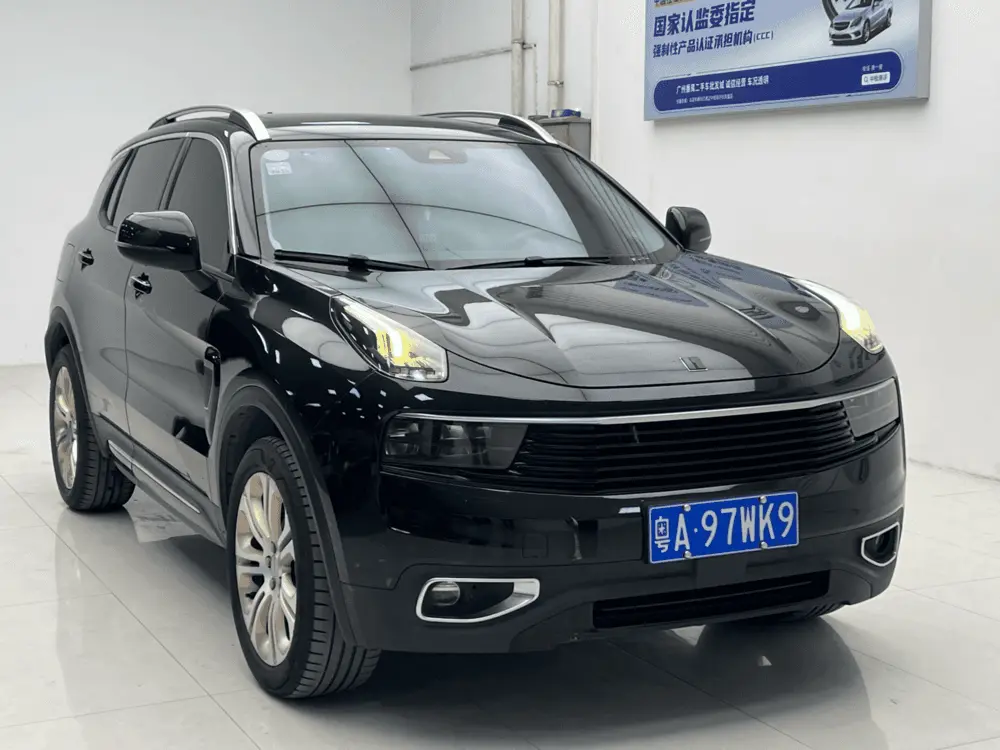 Lynk & Co 01  из Китая