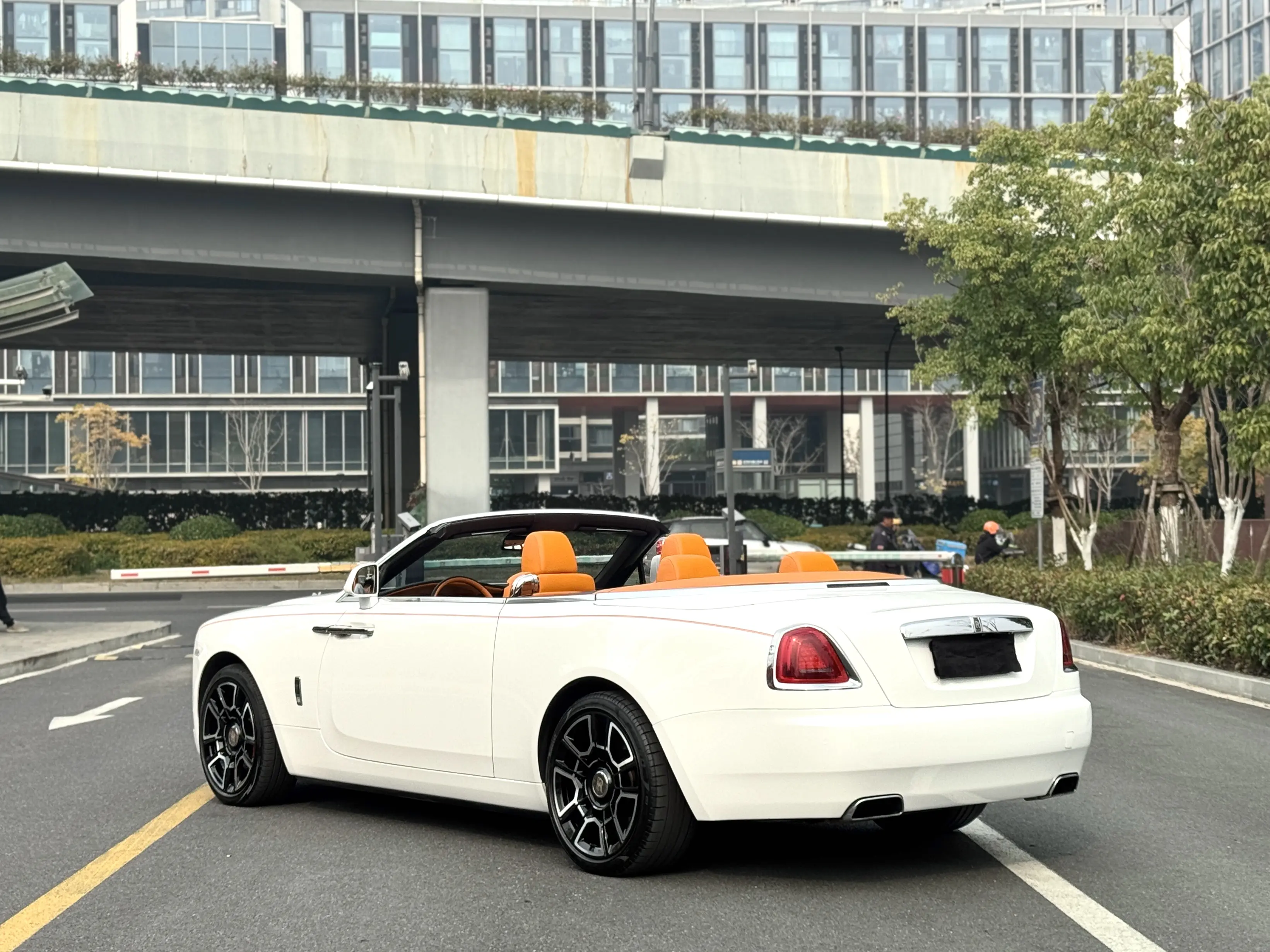Rolls Royce Yao Ying  из Китая