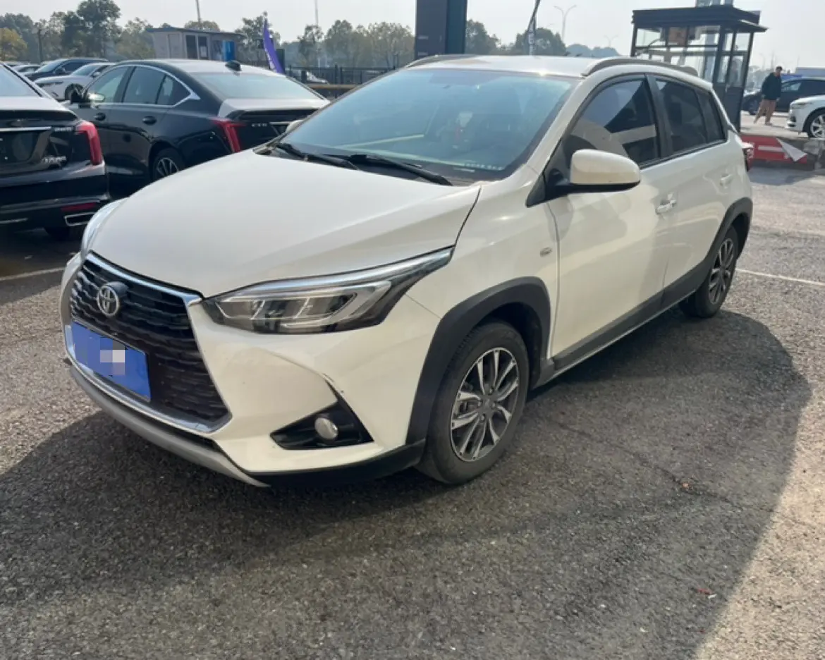 Toyota Yaris L  из Китая