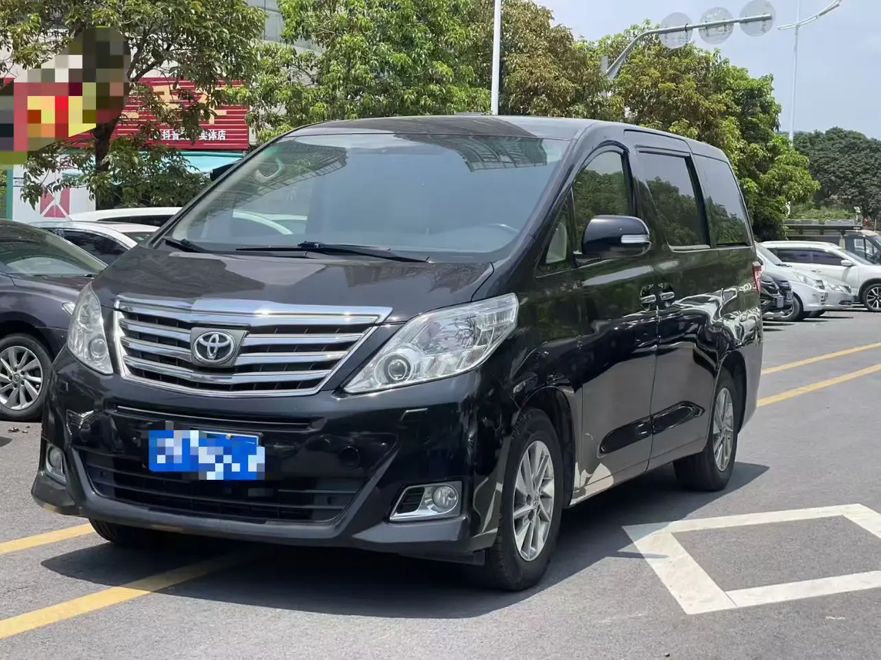 Toyota Alphard (Elfa)  из Китая