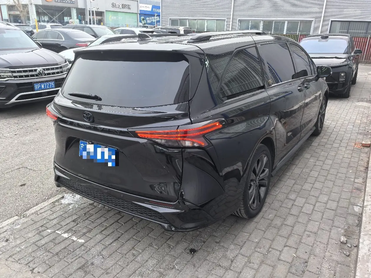 Toyota Granvia  из Китая