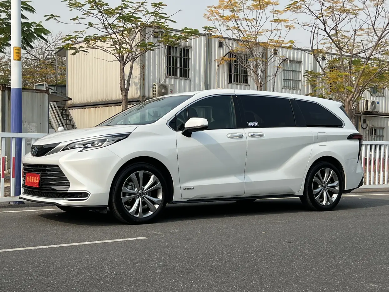 Toyota Sienna  из Китая