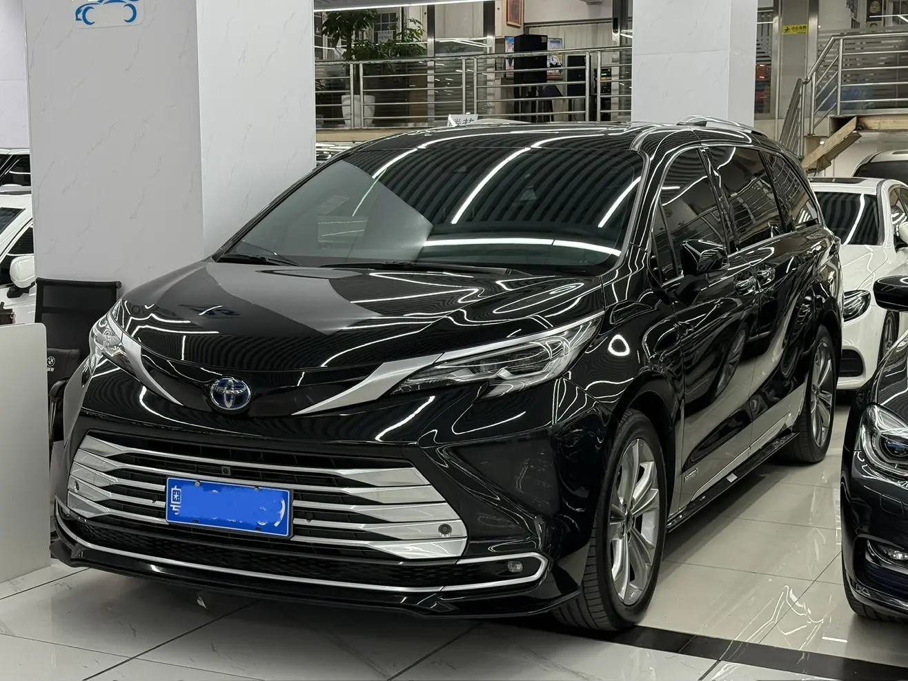 Toyota Sienna  из Китая