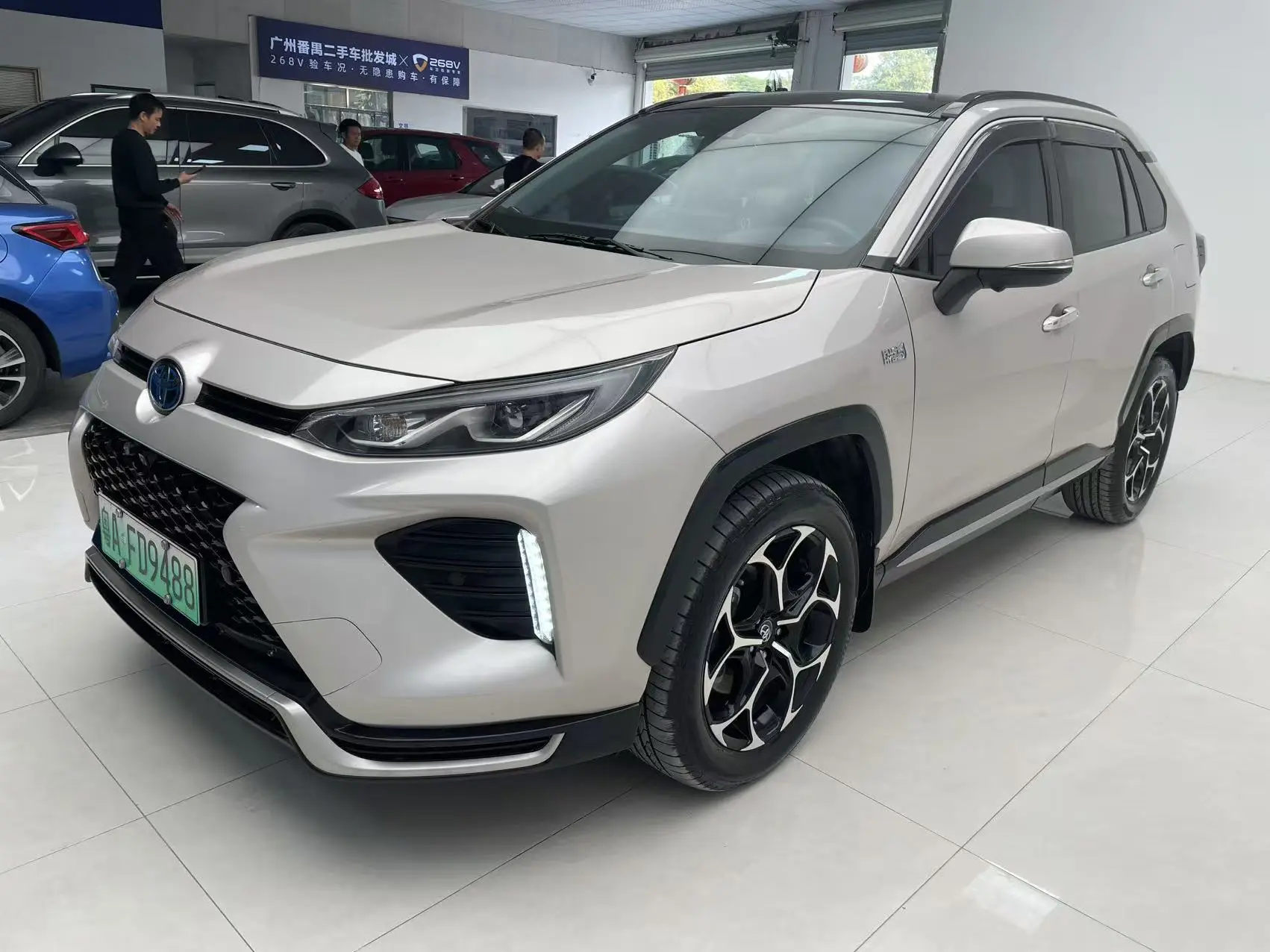 Toyota Wildlander PHEV  из Китая