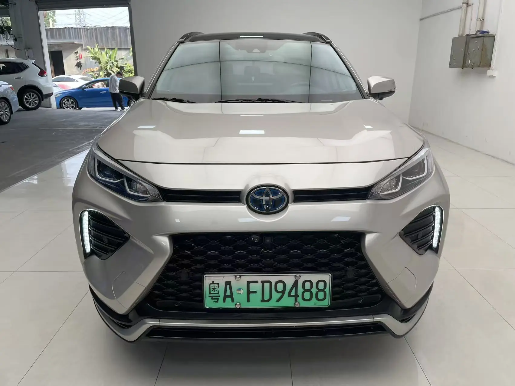 Toyota Wildlander PHEV  из Китая