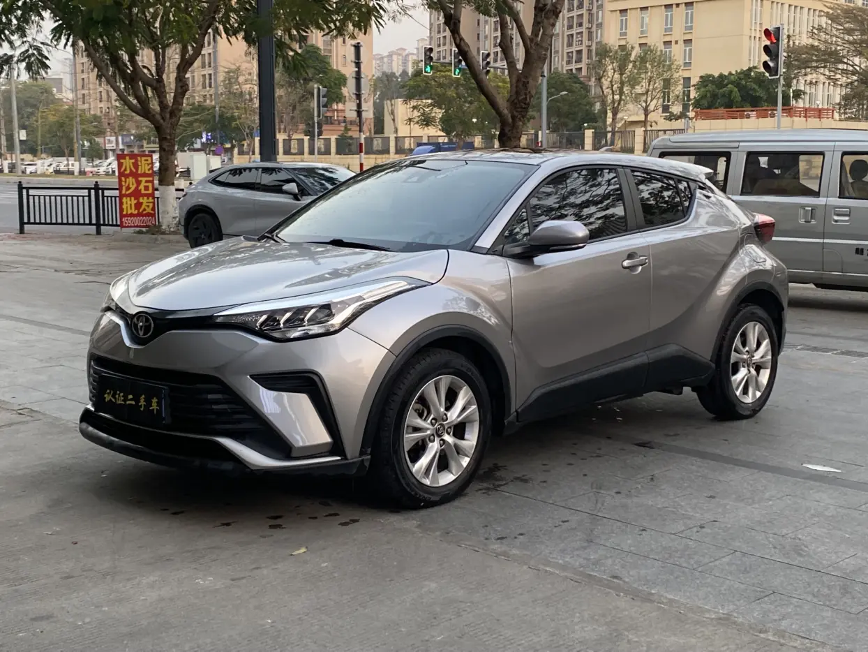 Toyota C-HR Hybrid (Yize IZOA)  из Китая