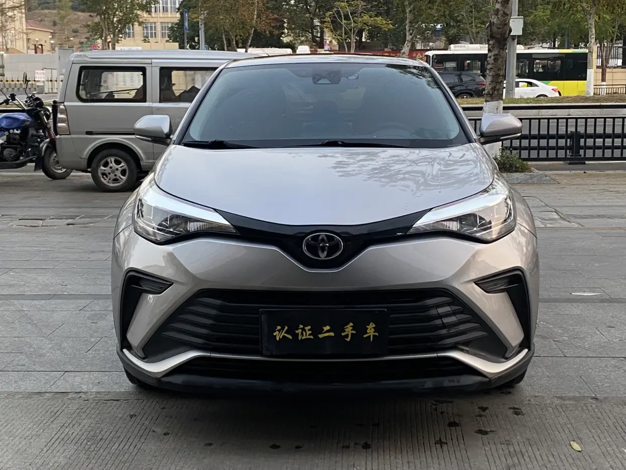 Toyota C-HR Hybrid (Yize IZOA)  из Китая