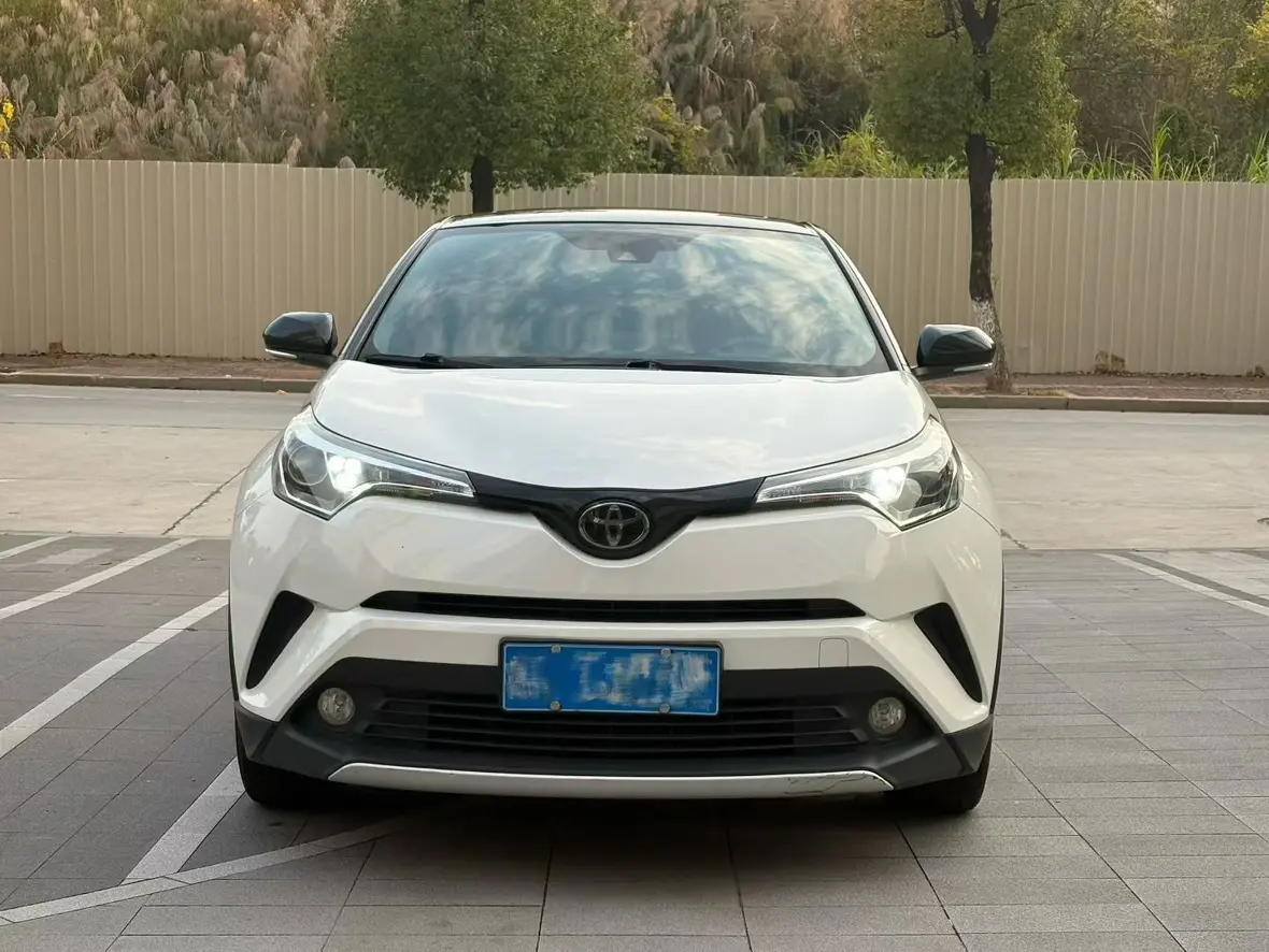 Toyota C-HR Hybrid (Yize IZOA)  из Китая