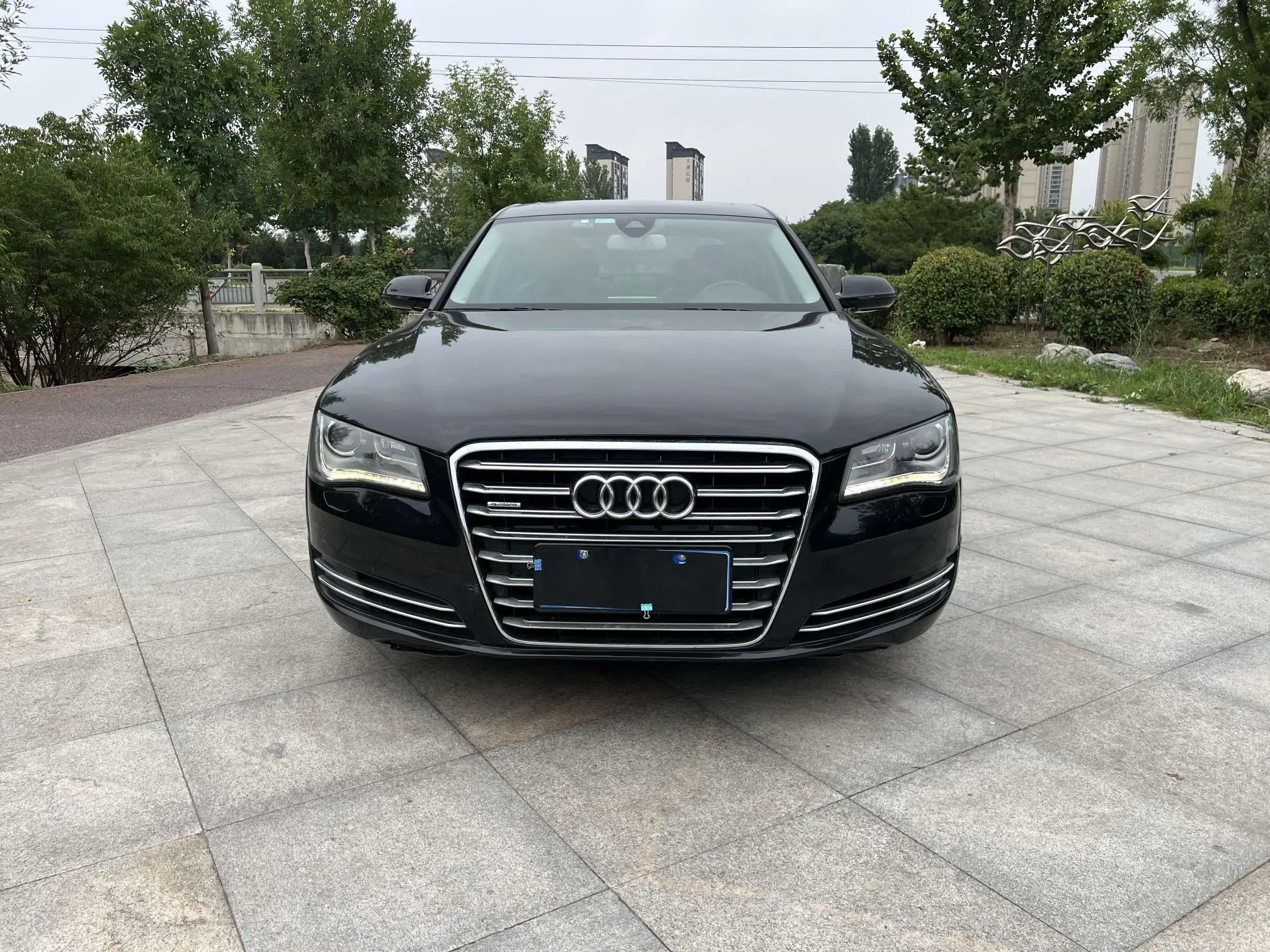 Audi A8  из Китая