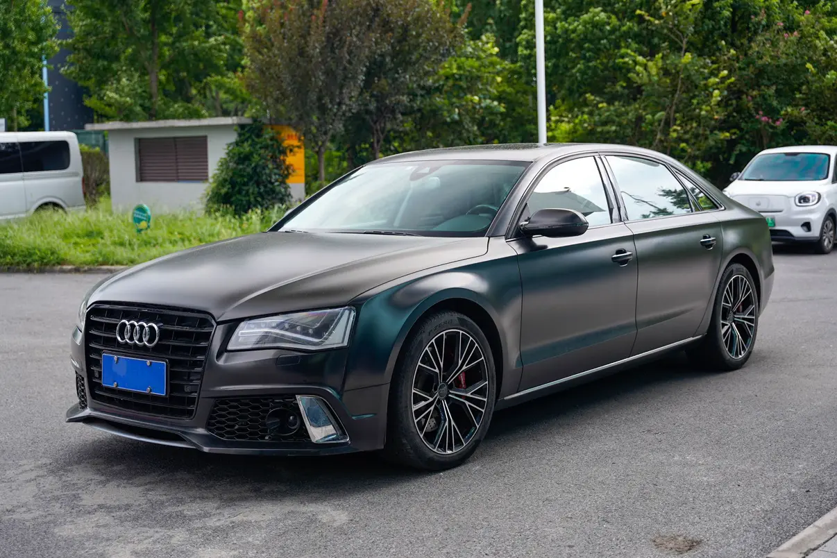 Audi A8  из Китая