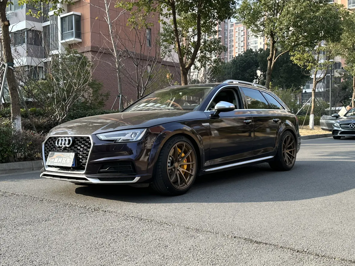 Audi A4  из Китая