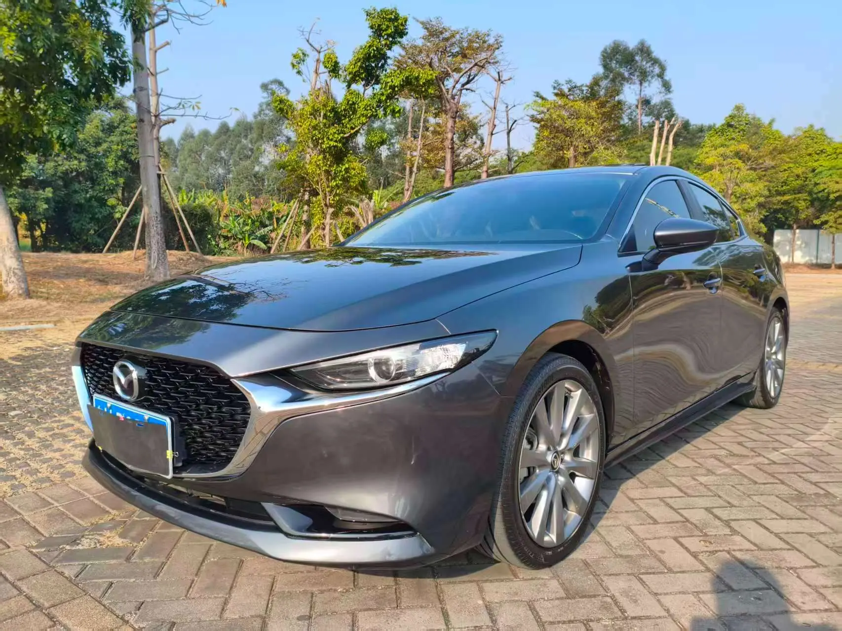 Mazda Axela (Mazda3)  из Китая